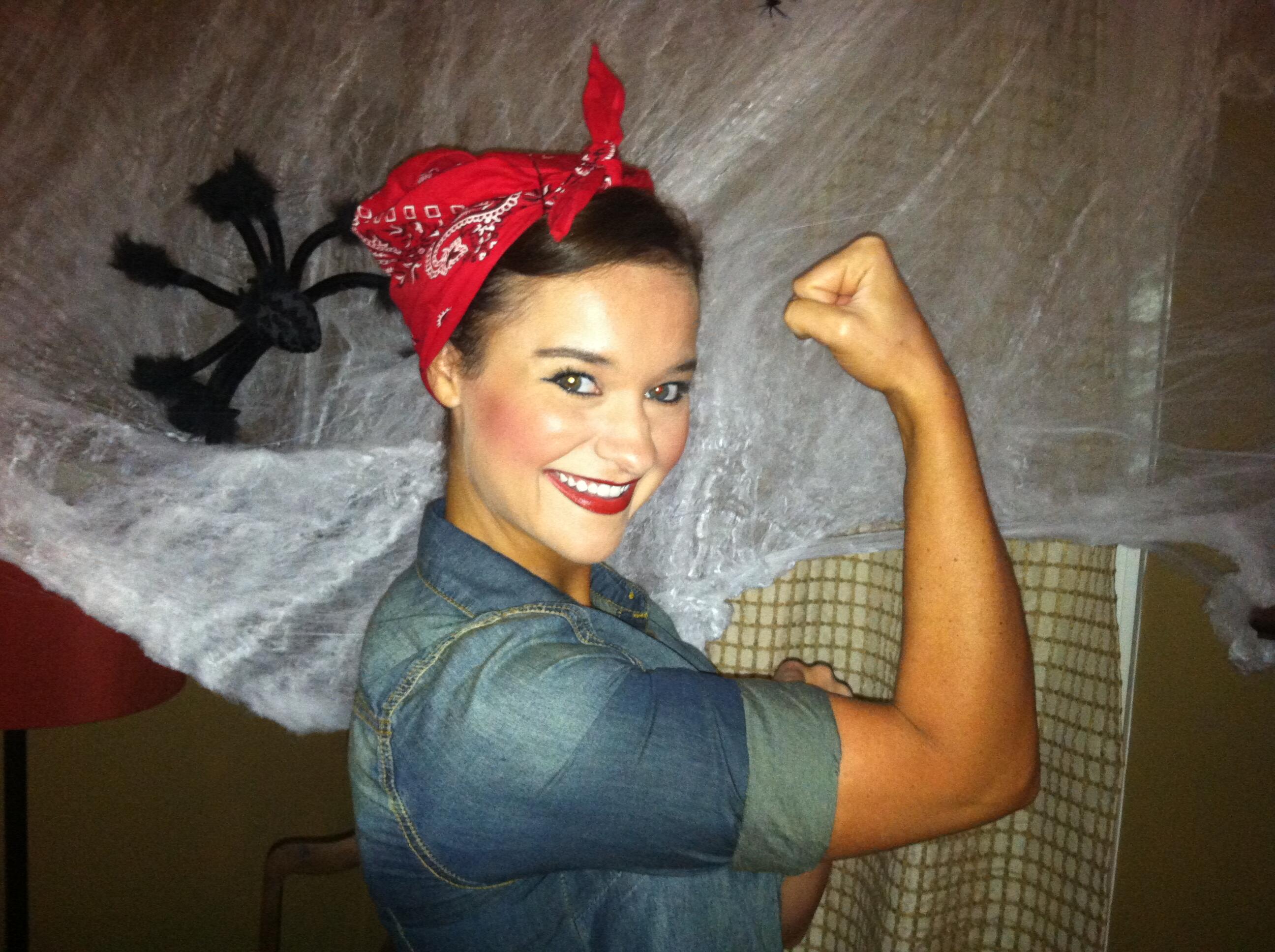 Rosie The Riveter Walking In Memphis