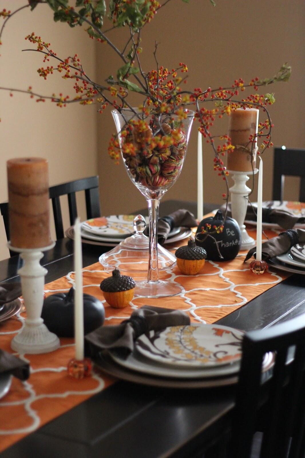 Thanksgiving Tablescape - How to Decorate for the Holidays by East Memphis blogger Walking in Memphis in High Heels