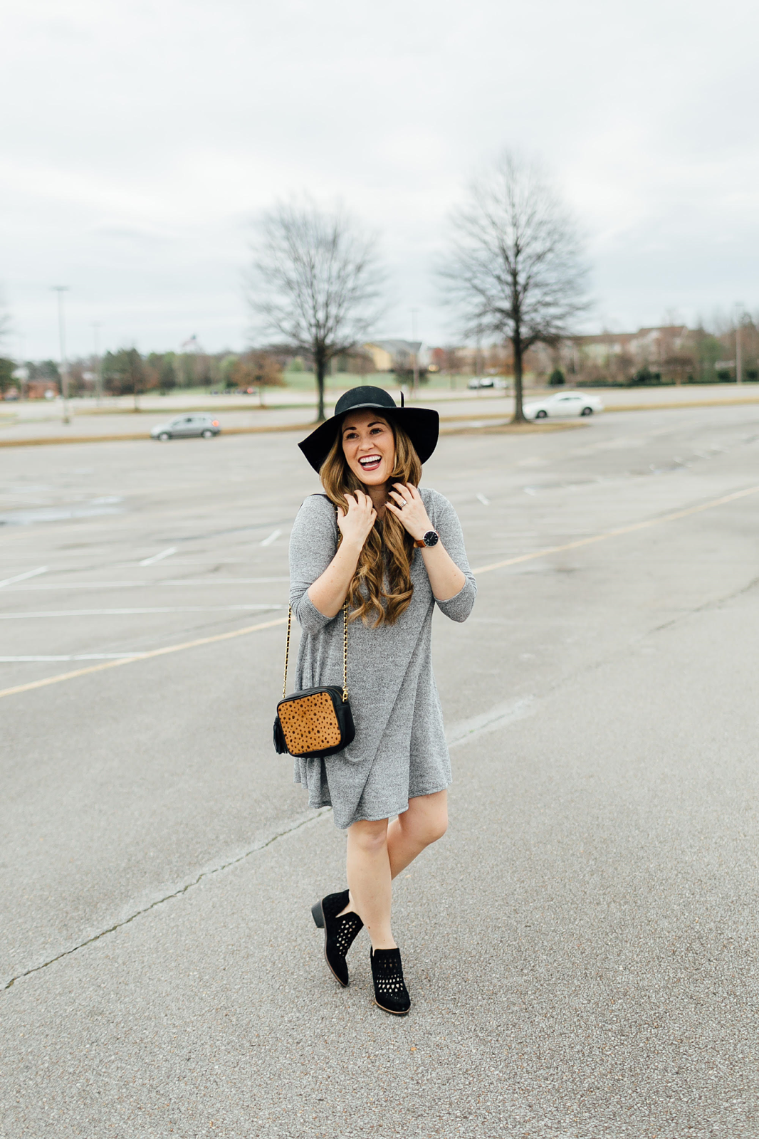 The Comfiest Turtleneck Swing Dress & Cecelia New York Shoes by fashion blogger Laura from Walking in Memphis in High Heels