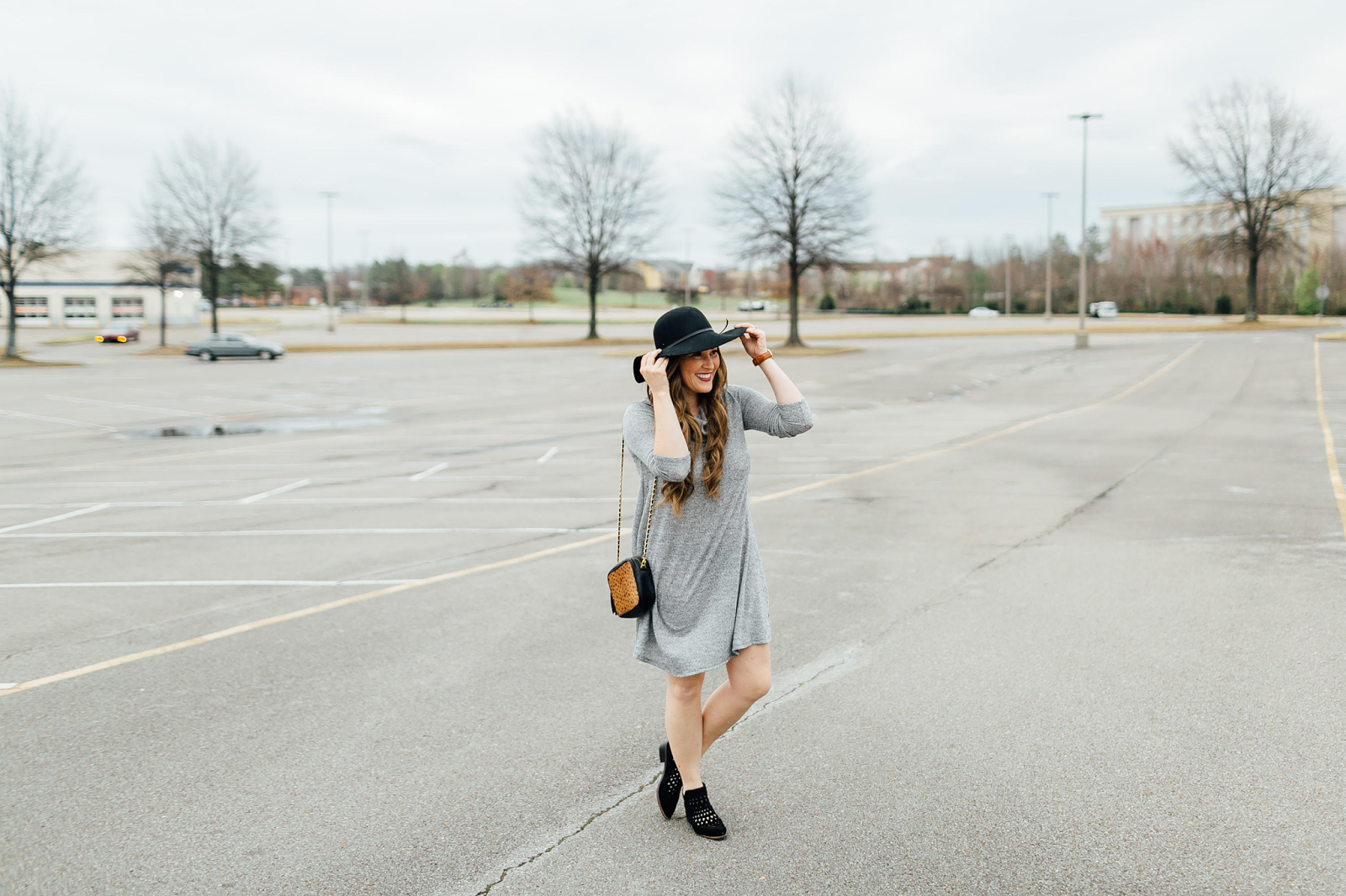 The Comfiest Turtleneck Swing Dress & Cecelia New York Shoes by fashion blogger Laura from Walking in Memphis in High Heels
