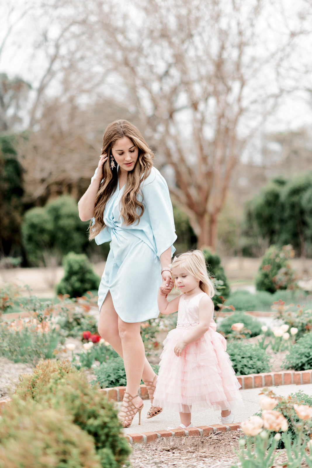 Easter Outfit Ideas - Mama & Mini Style by fashion blogger Laura from Walking in Memphis in High Heels