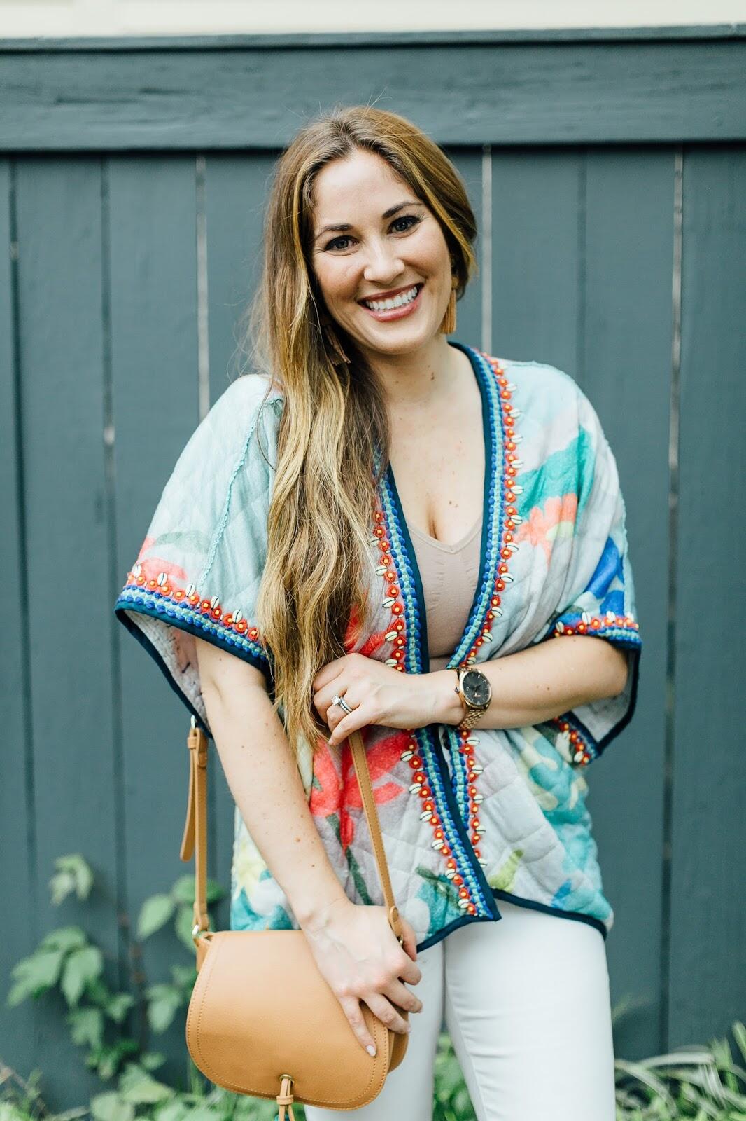 Trend Spin Linkup - The Perfect Kimono Cardigan by fashion blogger Laura of Walking in Memphis in High Heels