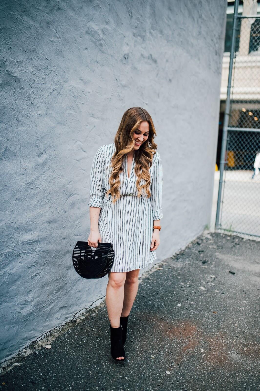 Trend Spin Linkup - Statement Accessories by fashion blogger Laura of Walking in Memphis in High Heels