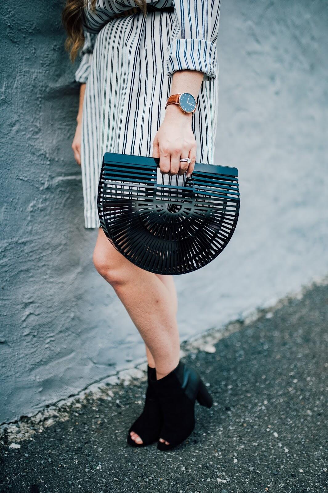 Trend Spin Linkup - Statement Accessories by fashion blogger Laura of Walking in Memphis in High Heels