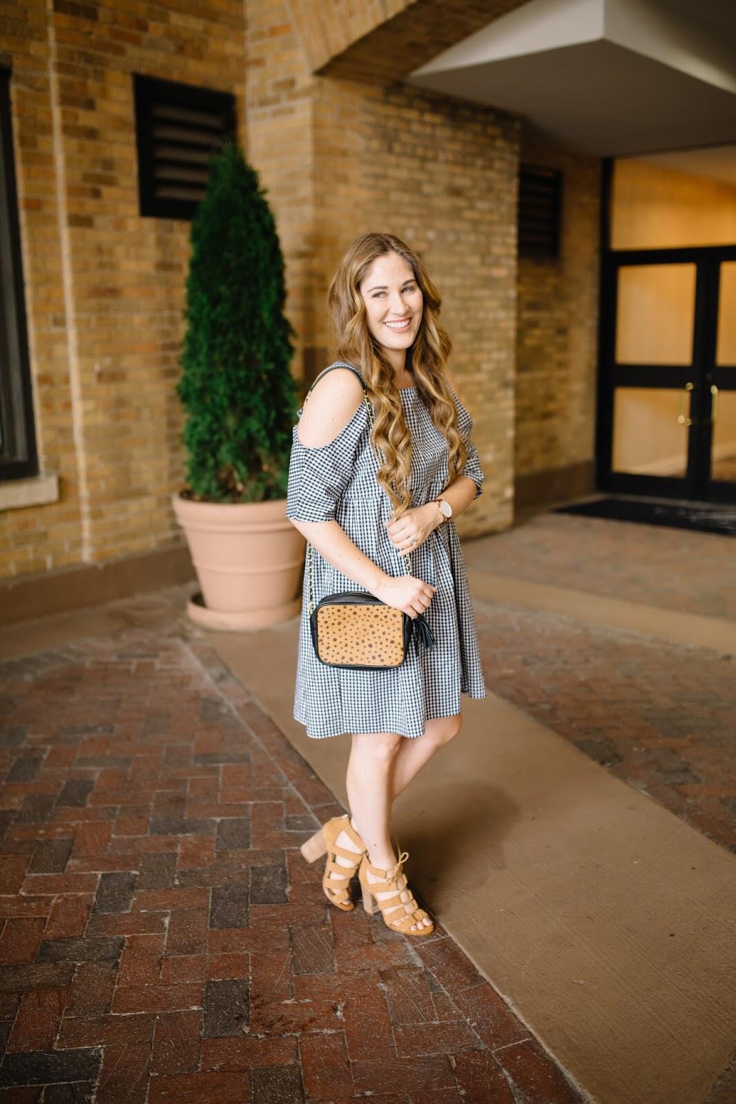 Trend Spin Linkup - Summer Looks by fashion blogger Laura of Walking in Memphis in High Heels