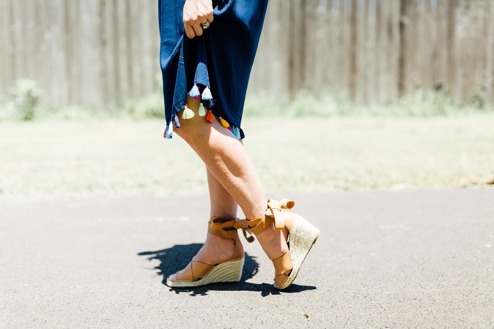 Trend Spin Linkup - Poms & Tassels trend by fashion blogger Laura of Walking in Memphis in High Heels