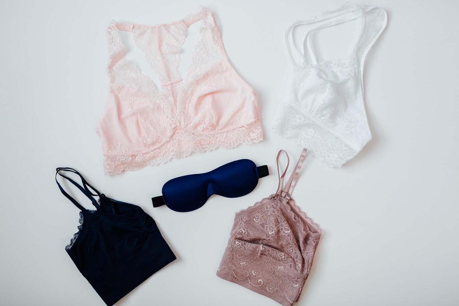Why You Should Try Lace Bralettes Top This Summer by fashion blogger Laura of Walking in Memphis in High Heels