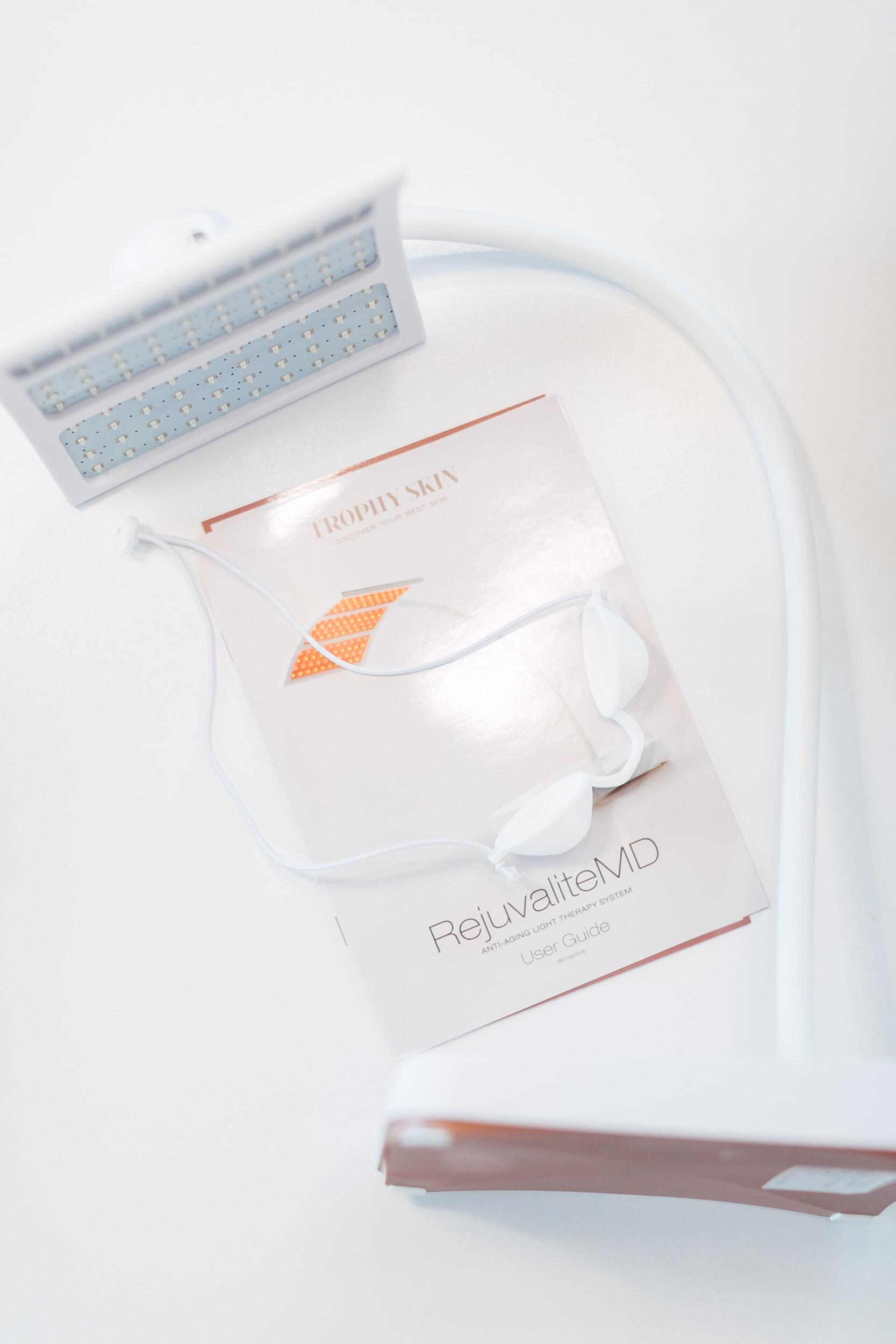Everything You Want to Know about the Led Light Therapy Mask by East Memphis style blogger Walking in Memphis in High Heels