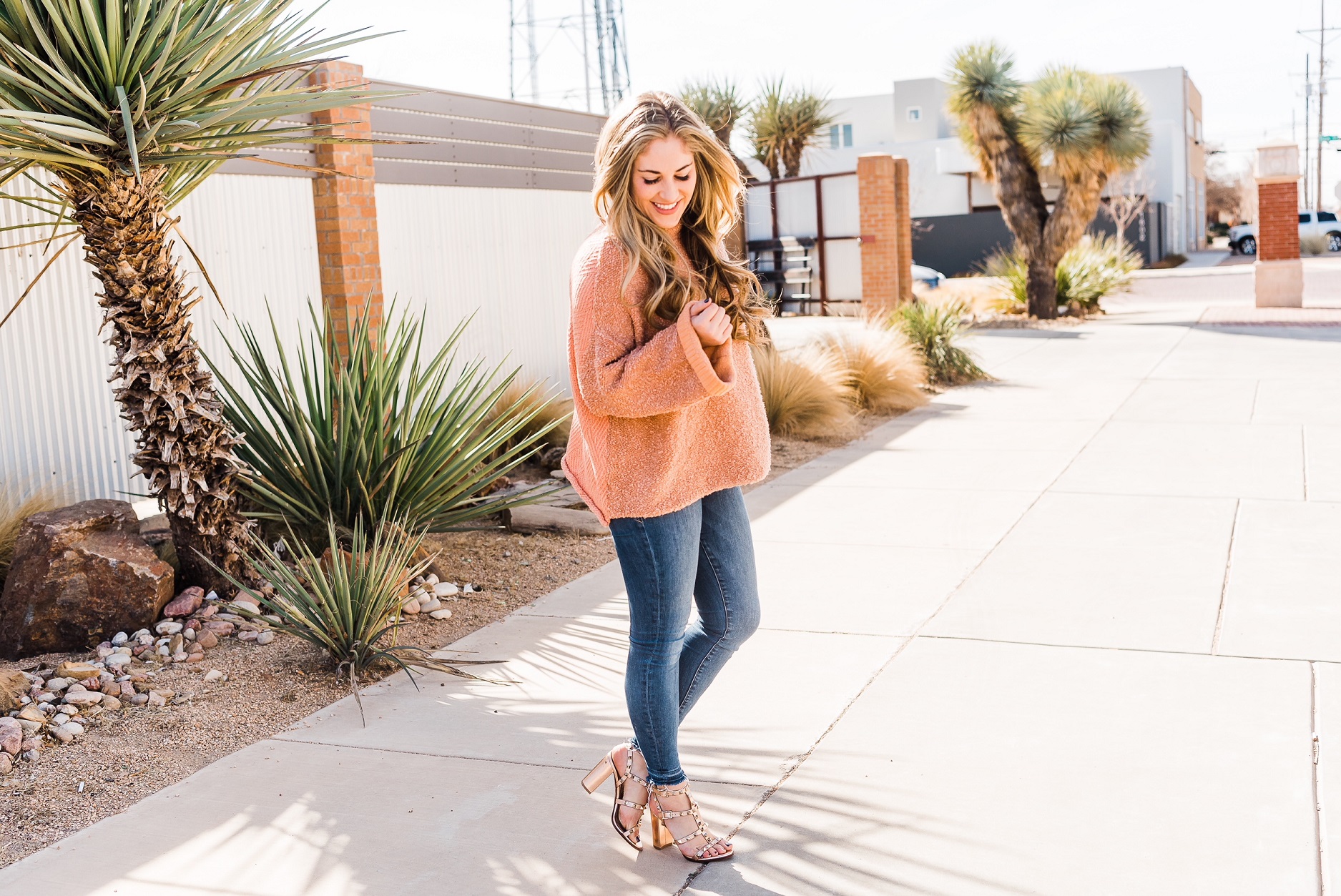 The Oversized Sweater You Need by East Memphis fashion blogger Walking in Memphis in High Heels