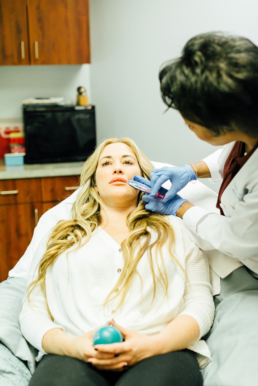 What It's Like to Get Juvederm Lip Fillers by popular beauty blogger Walking in Memphis in High Heels