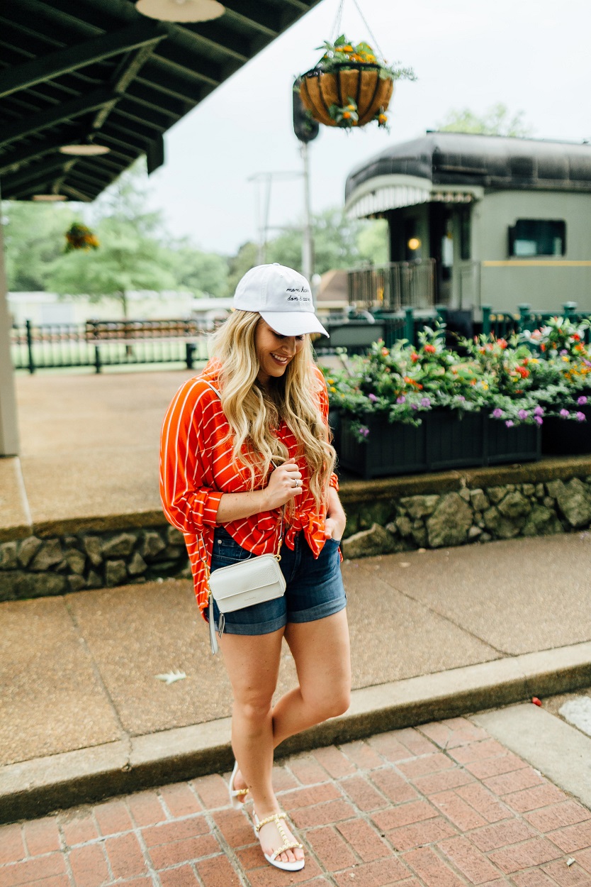The Perfect Casual Look for the Weekend featured by popular fashion blogger, Walking in Memphis in High Heels
