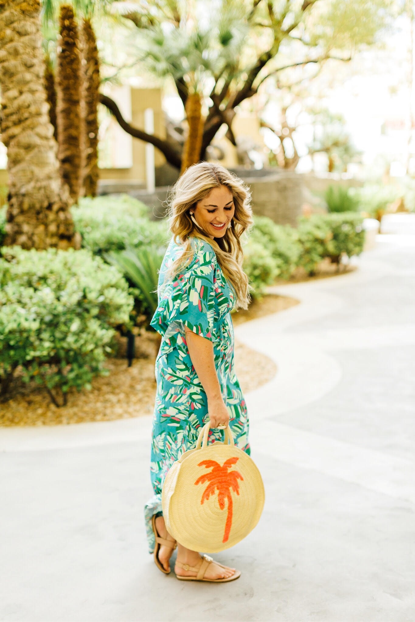 The Perfect Summer Caftan from Escapada Living featured by popular fashion blogger, Walking in Memphis in High Heels