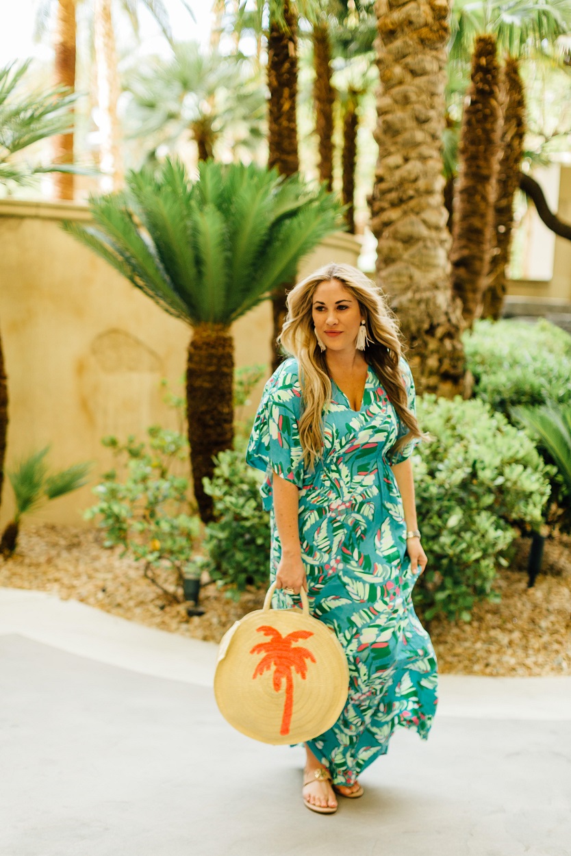 The Perfect Summer Caftan from Escapada Living featured by popular fashion blogger, Walking in Memphis in High Heels