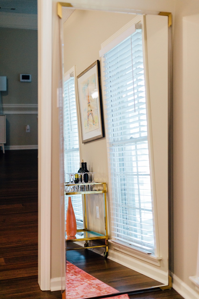 How to Decorate that Empty Room in Your House featured by popular lifestyle blogger, Walking in Memphis in High Heels