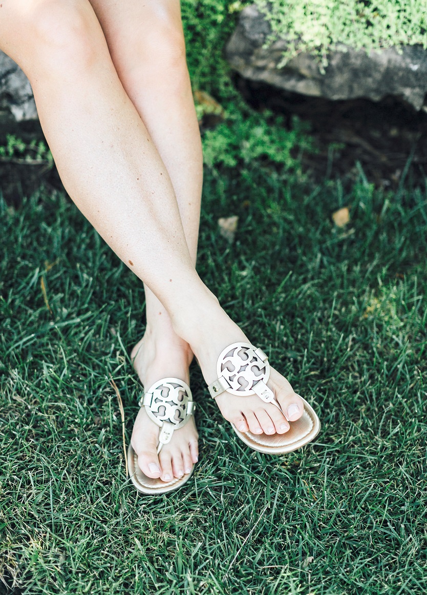 popular fashion blogger, Walking in Memphis in High Heels