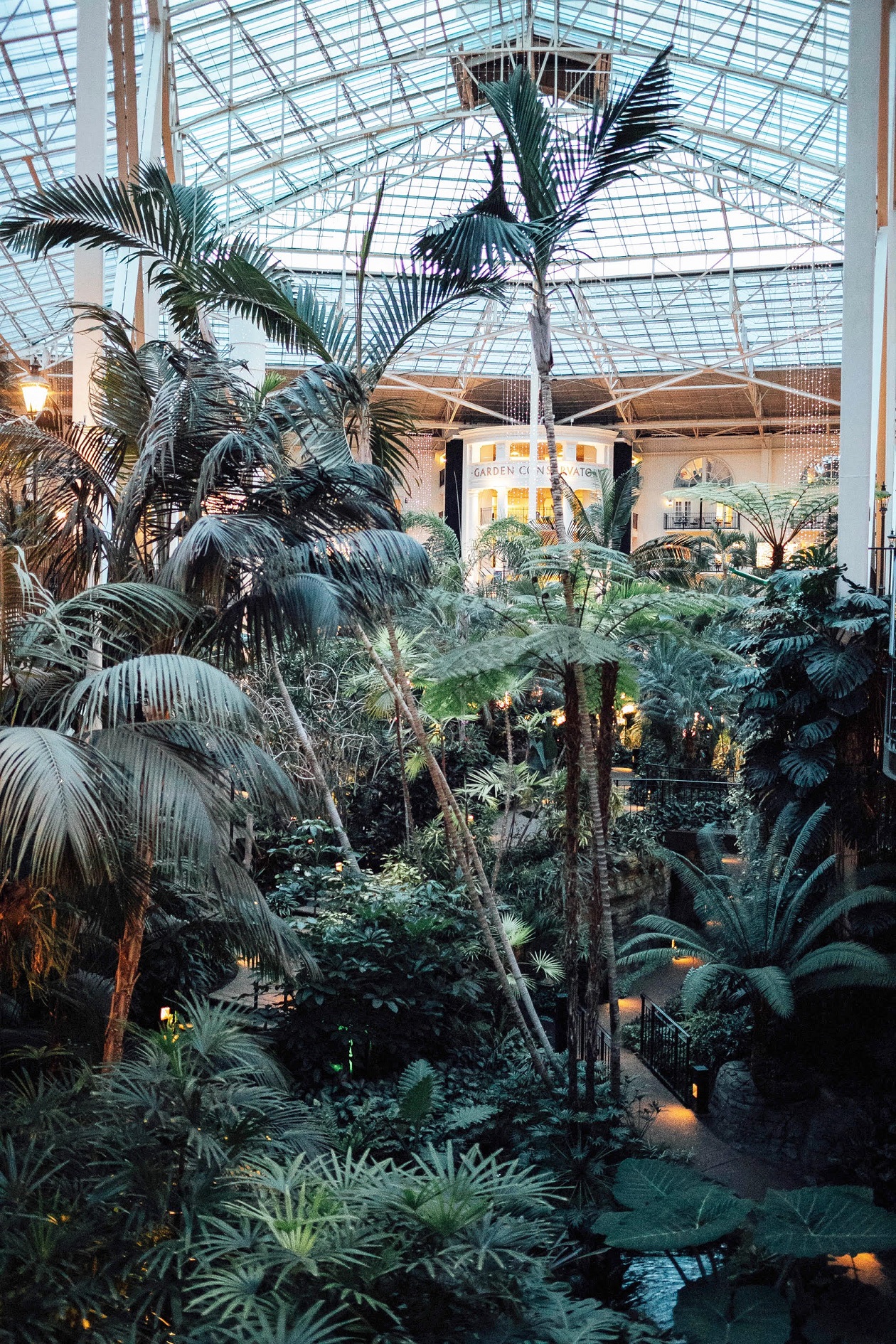 Things to do at Gaylord Opryland in Nashville featured by popular travel blogger, Walking in Memphis in High Heels