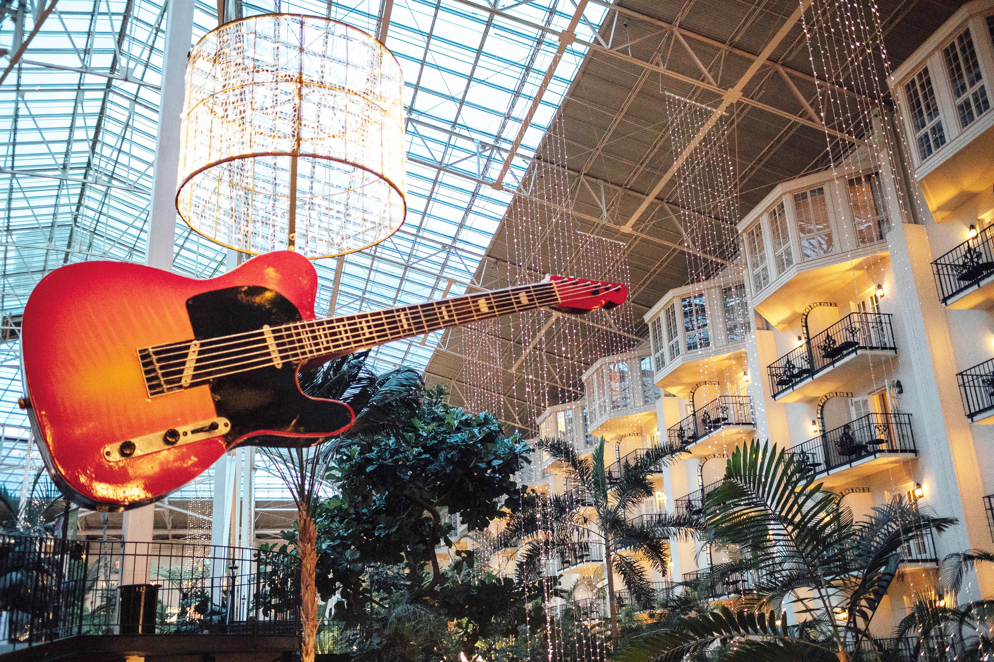 Things to do at Gaylord Opryland in Nashville featured by popular travel blogger, Walking in Memphis in High Heels