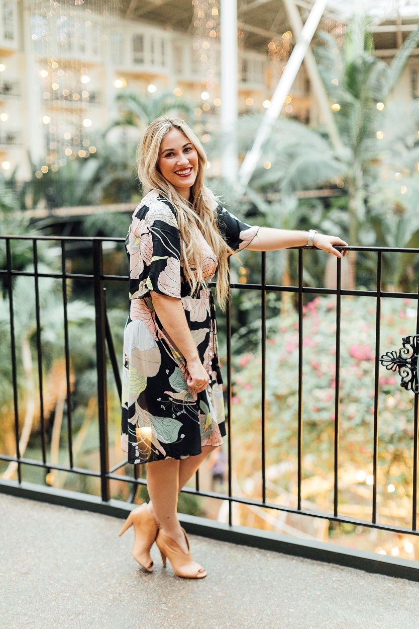 Cute Dresses for Work featured by popular fashion blogger, Walking in Memphis in High Heels: SheIn Button Up Floral Dress