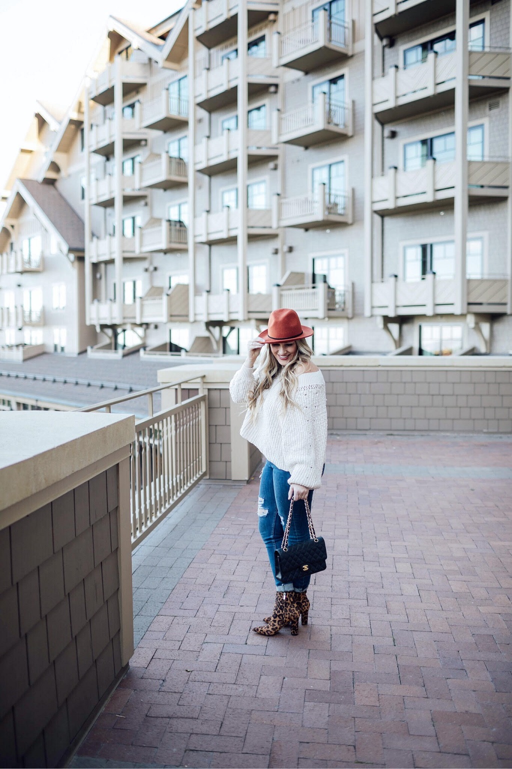 Fall Colors fashion featured by popular fashion blogger, Walking in Memphis in High Heels