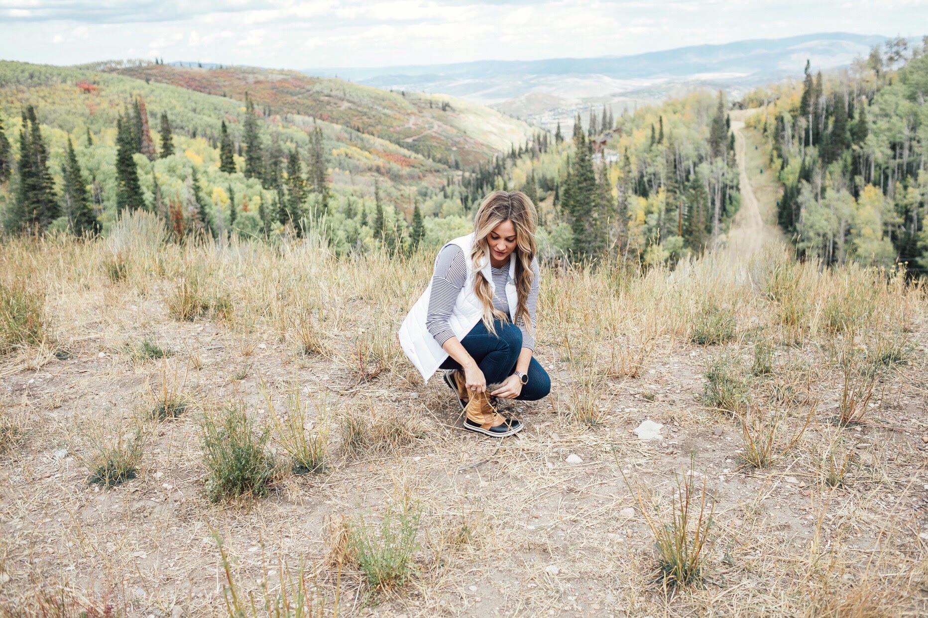 Top Places to Go Hiking in the Fall featured by top travel blogger, Walking in Memphis in High Heels: Park City