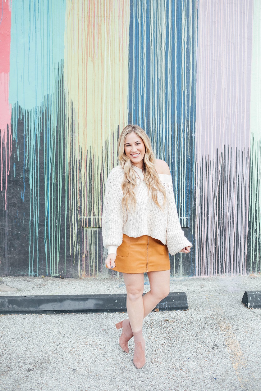 Thanksgiving outfit ideas featured by top fashion blog, Walking in Memphis in High Heels