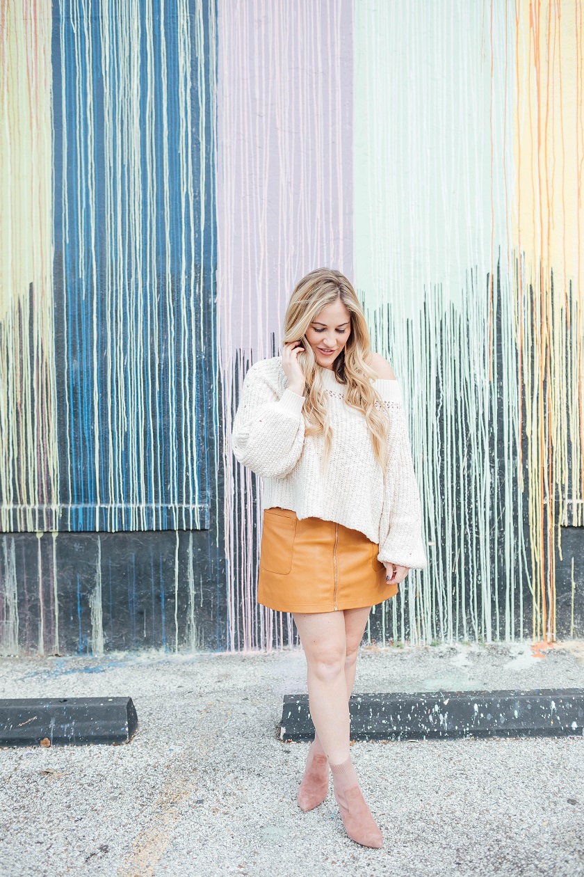 Thanksgiving outfit ideas featured by top fashion blog, Walking in Memphis in High Heels
