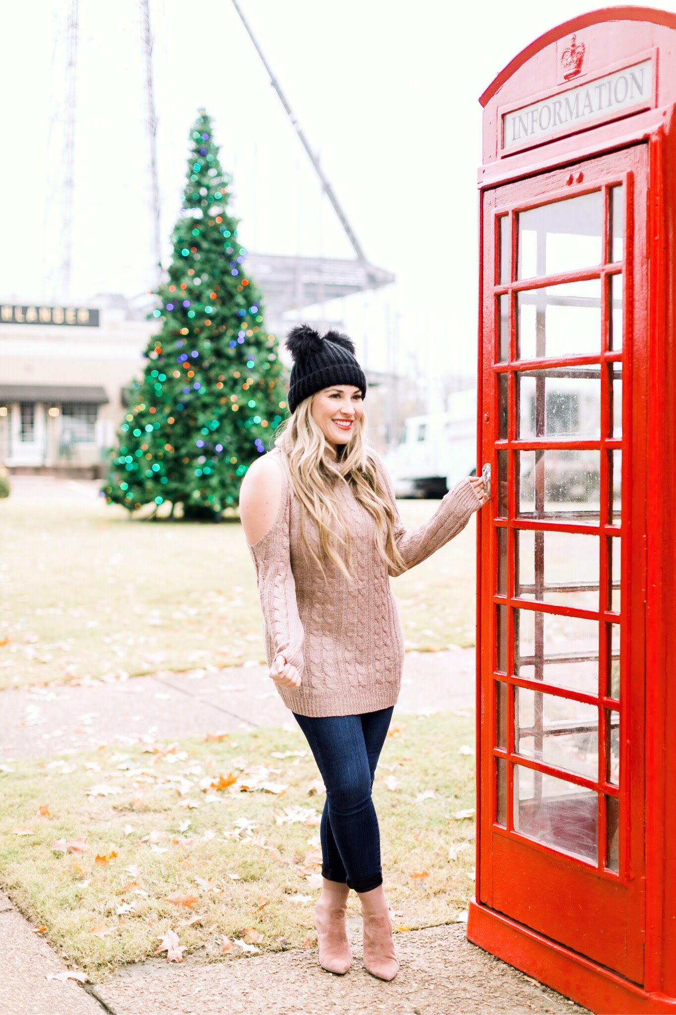 Holidays | Fashion | Trend Spin Linkup - Winter Style featured by top fashion blog Walking in Memphis in High Heels 