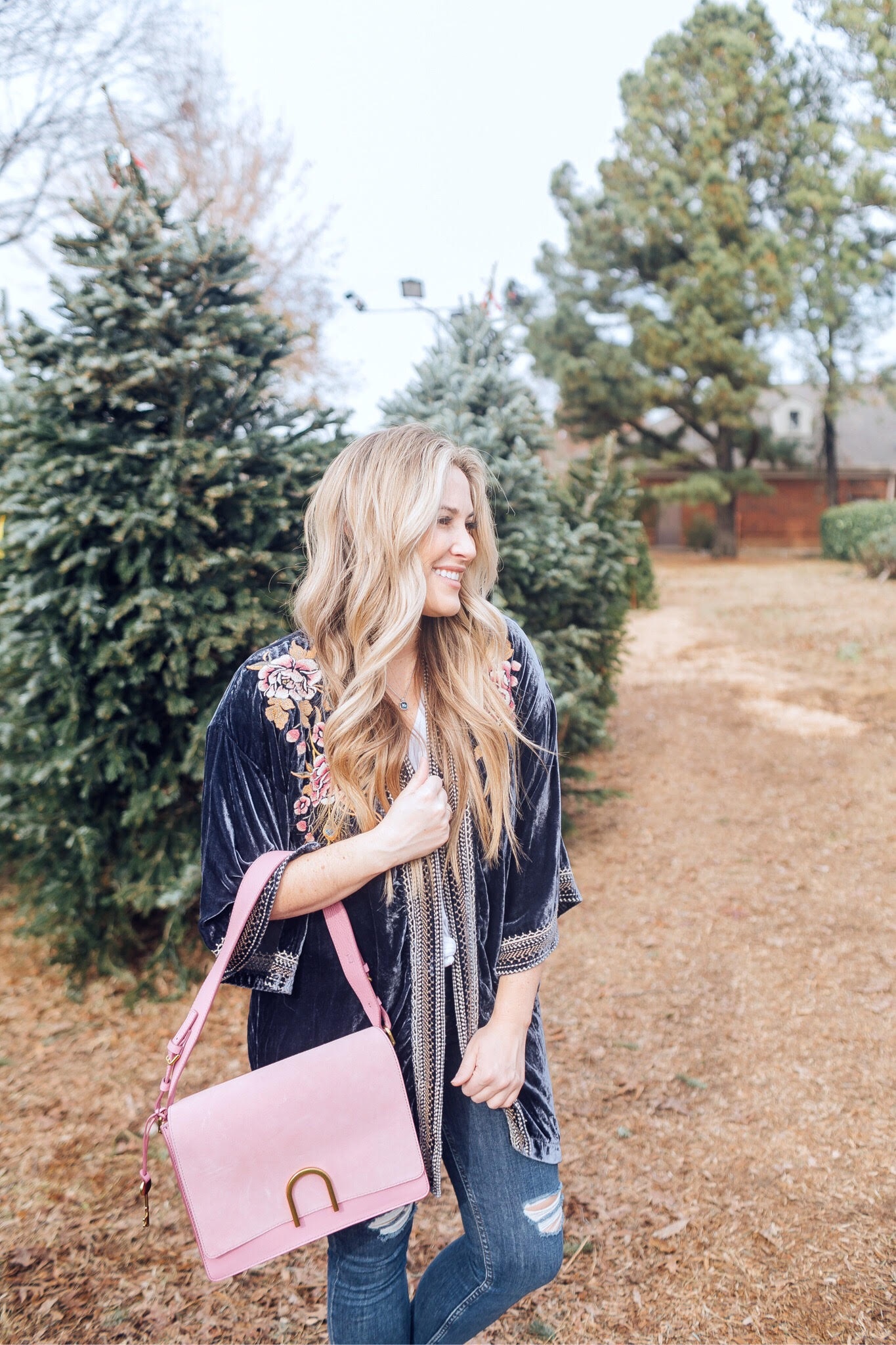 5 Cute Velvet Kimonos to Wear This Winter featured by top US fashion blog, Walking in Memphis in High Heels: image of a woman wearing a LOFT velvet kimono
