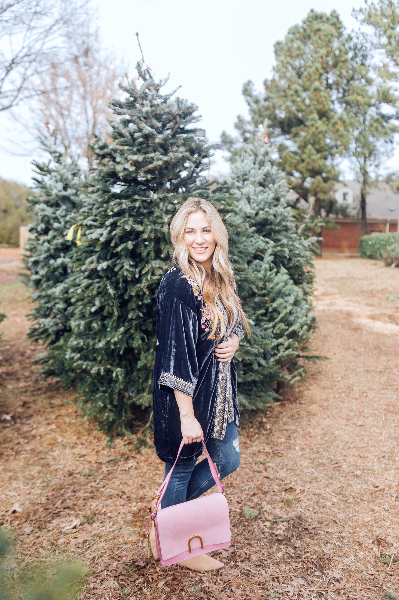 5 Cute Velvet Kimonos to Wear This Winter featured by top US fashion blog, Walking in Memphis in High Heels: image of a woman wearing a LOFT velvet kimono