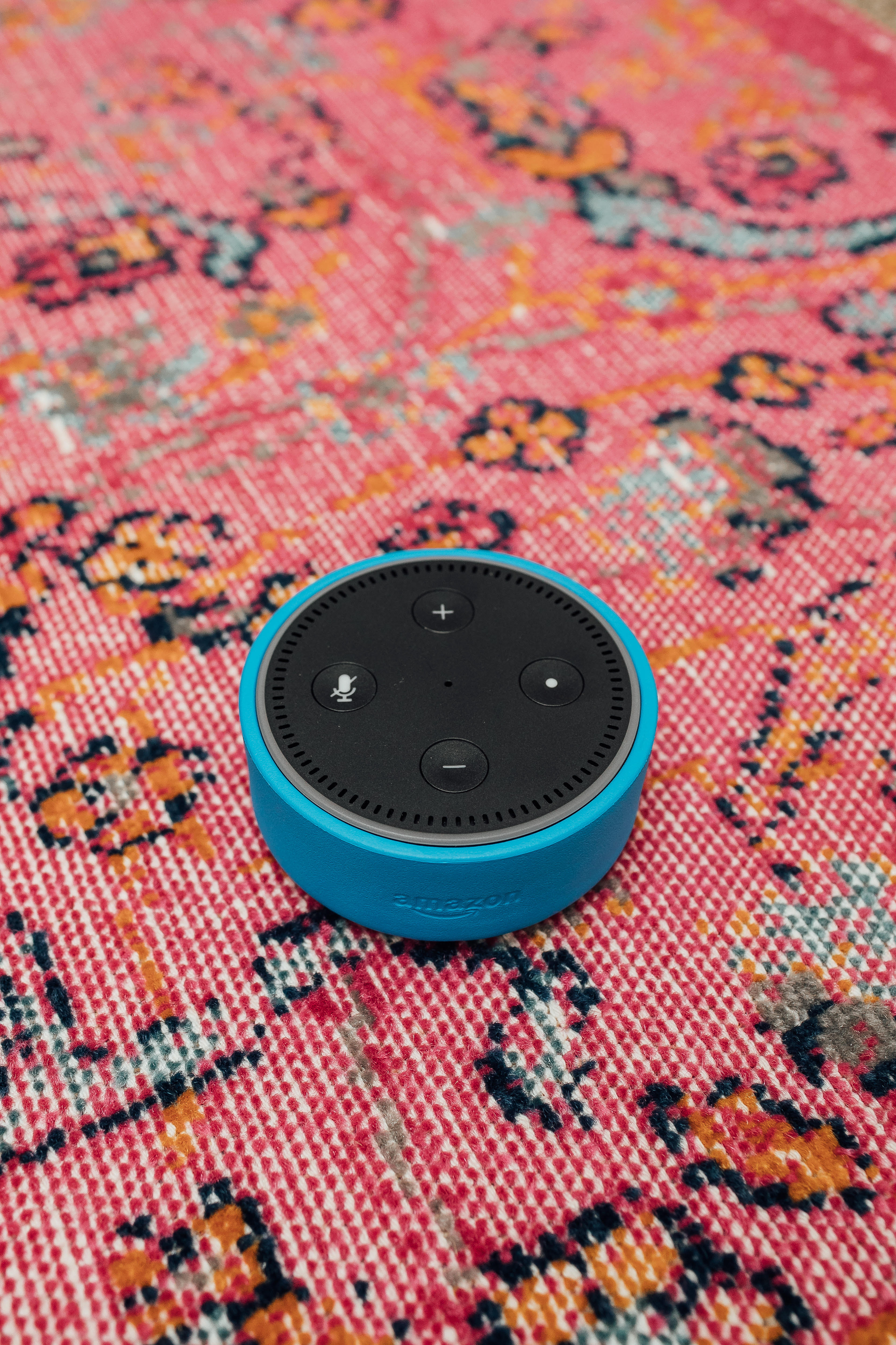 How to Use Amazon Alexa featured by top US lifestyle blog Walking in Memphis in High Heels