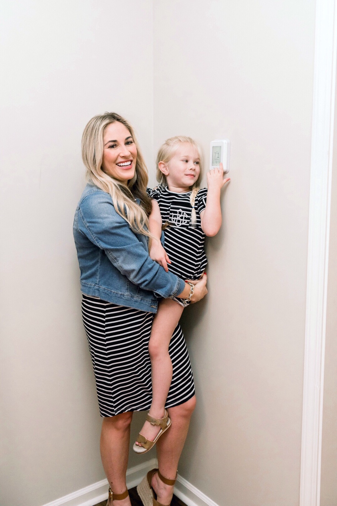 Benefits of a smart thermostat in your home featured by top US lifestyle blog, Walking in Memphis in High Heels: image of the Honeywell Home T9 Smart Thermostat review