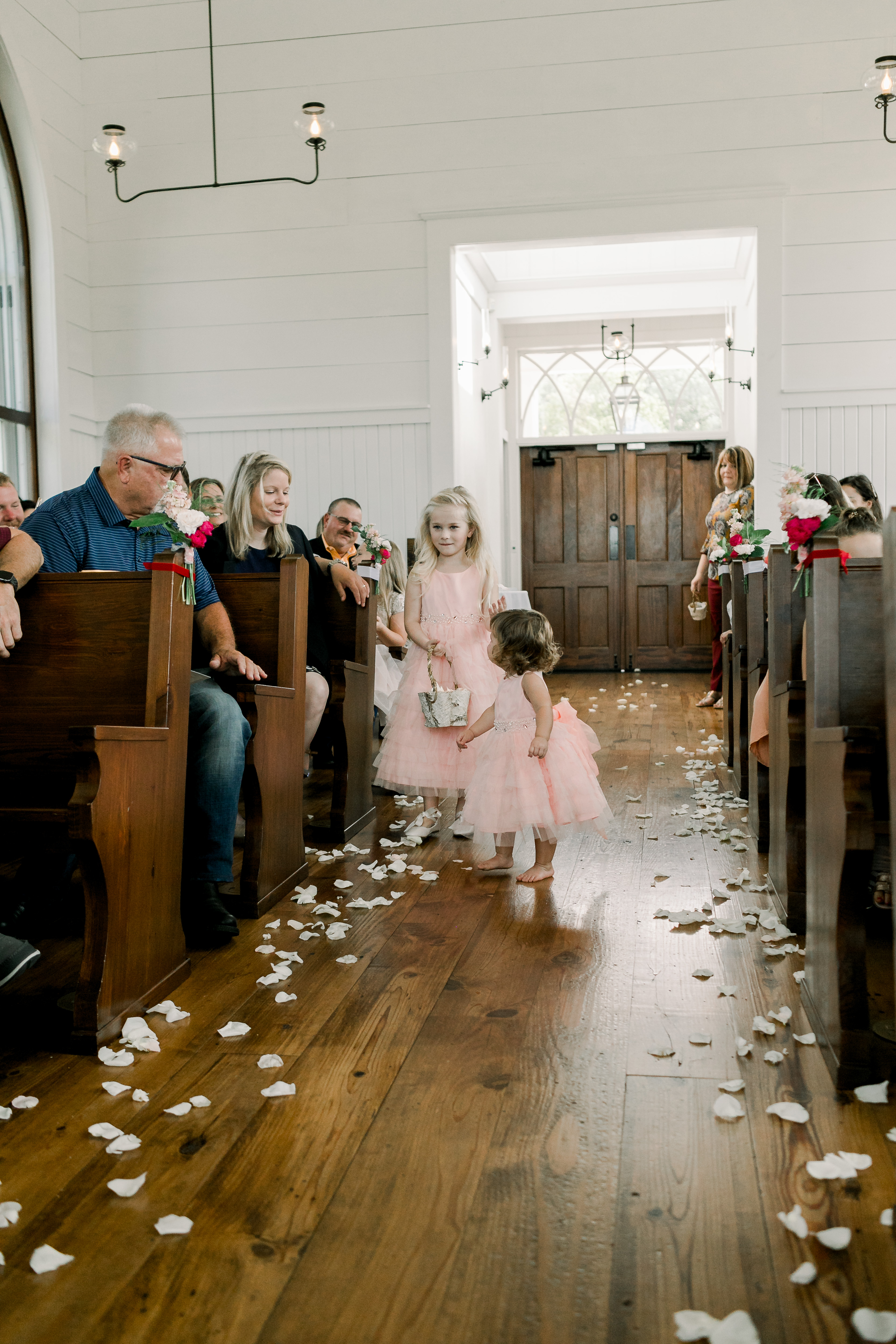 Rustic Fall Wedding in the Ozark Mountains in Branson, Missouri featured by top US lifestyle blog, Walking in Memphis in High Heels.