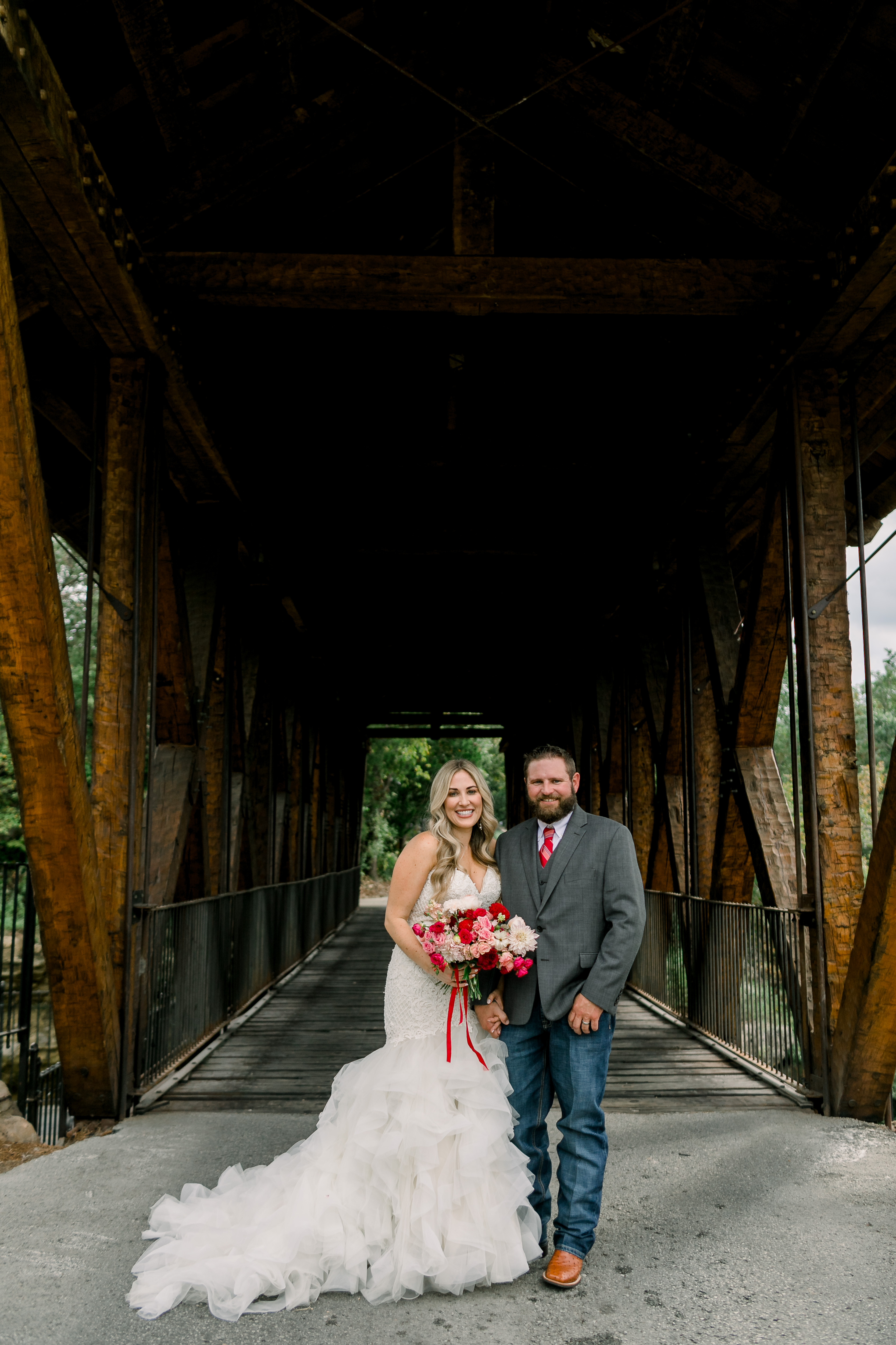 Rustic Fall Wedding in the Ozark Mountains in Branson, Missouri featured by top US lifestyle blog, Walking in Memphis in High Heels.