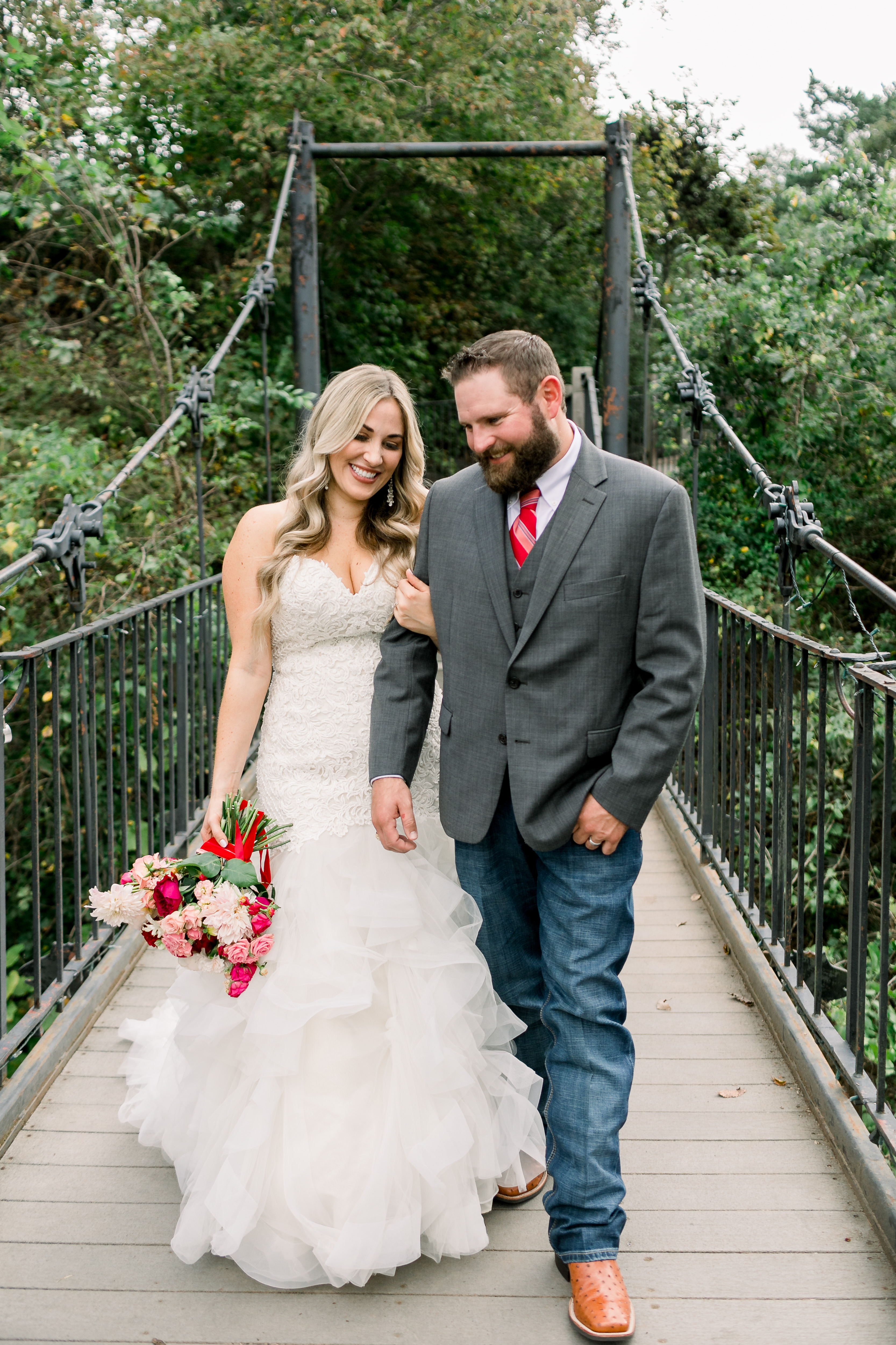 Rustic Fall Wedding in the Ozark Mountains in Branson, Missouri featured by top US lifestyle blog, Walking in Memphis in High Heels.