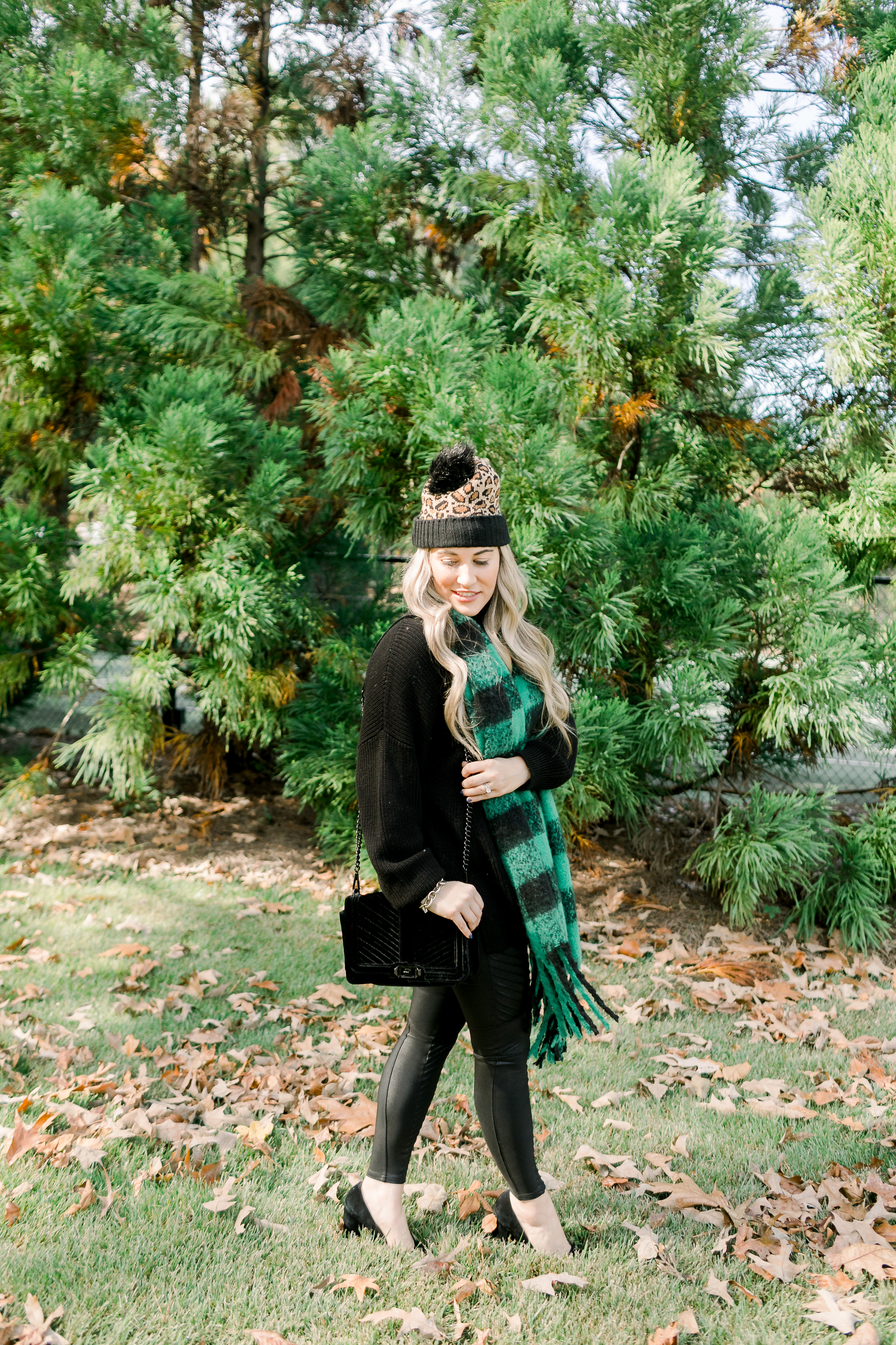 Foolproof Travel Outfit For Fall + Tips : Leggins, Plaid Scarf & Green  Parka - SUPPLECHIC