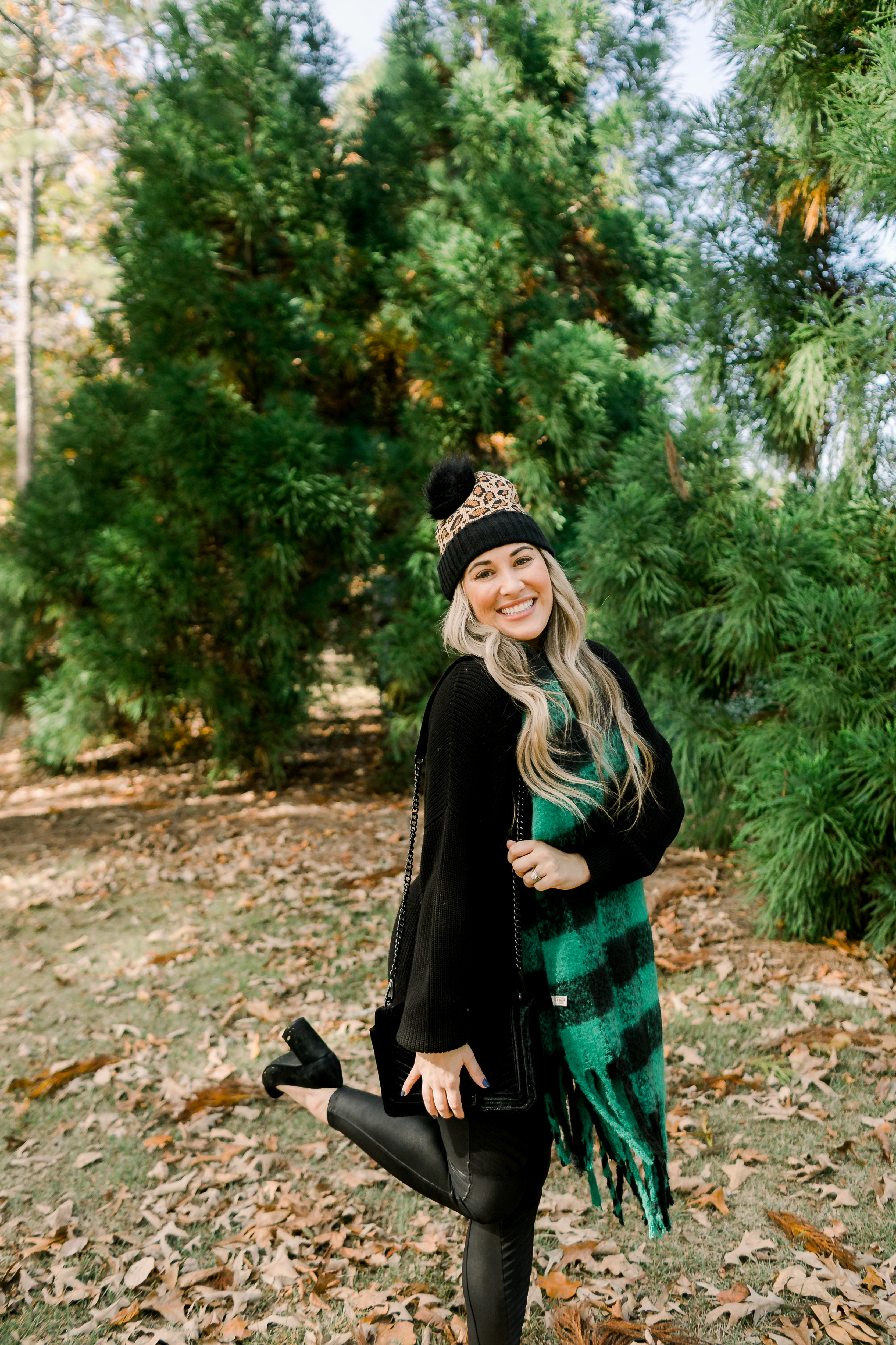 Foolproof Travel Outfit For Fall + Tips : Leggins, Plaid Scarf & Green  Parka - SUPPLECHIC