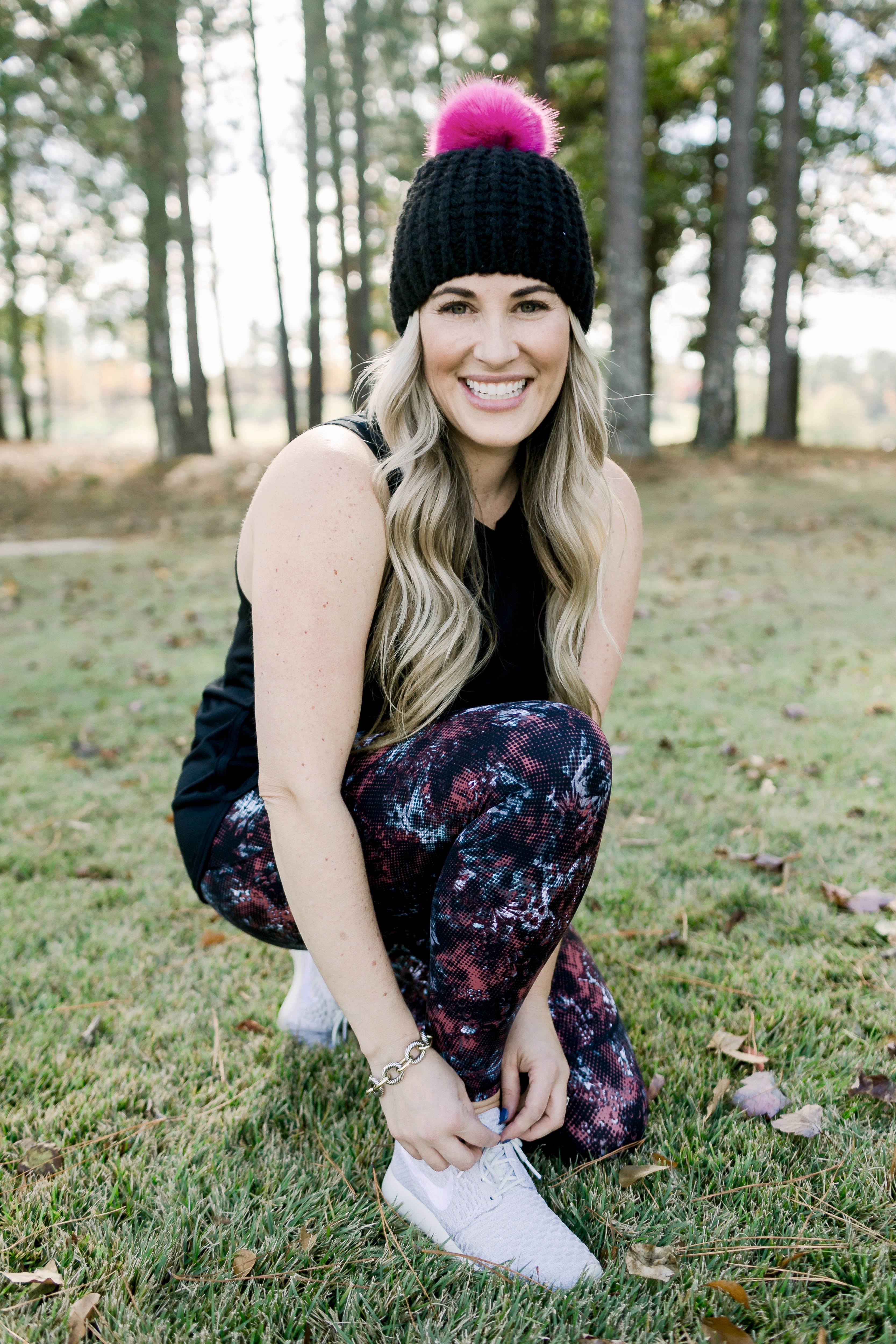 Holiday fitness challenge week 3 featured by top Memphis fitness blog, Walking in Memphis in High Heels: image of a woman wearing Sweaty Better leggings and sports bra, and Women’s NIKE Epic Phantom React Flyknit running shoes.