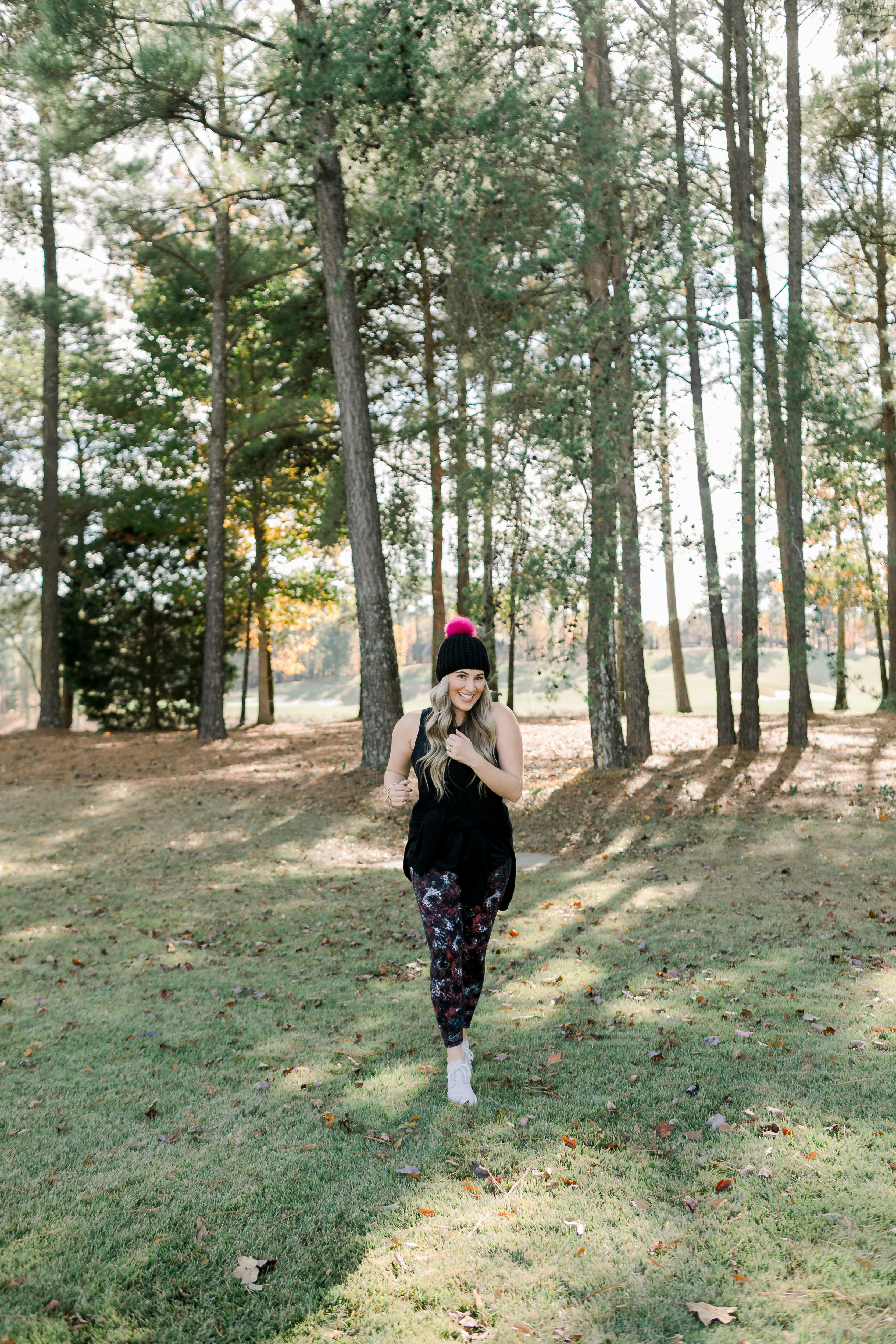 Holiday fitness challenge week 3 featured by top Memphis fitness blog, Walking in Memphis in High Heels: image of a woman wearing Sweaty Better leggings and sports bra, and Women’s NIKE Epic Phantom React Flyknit running shoes.