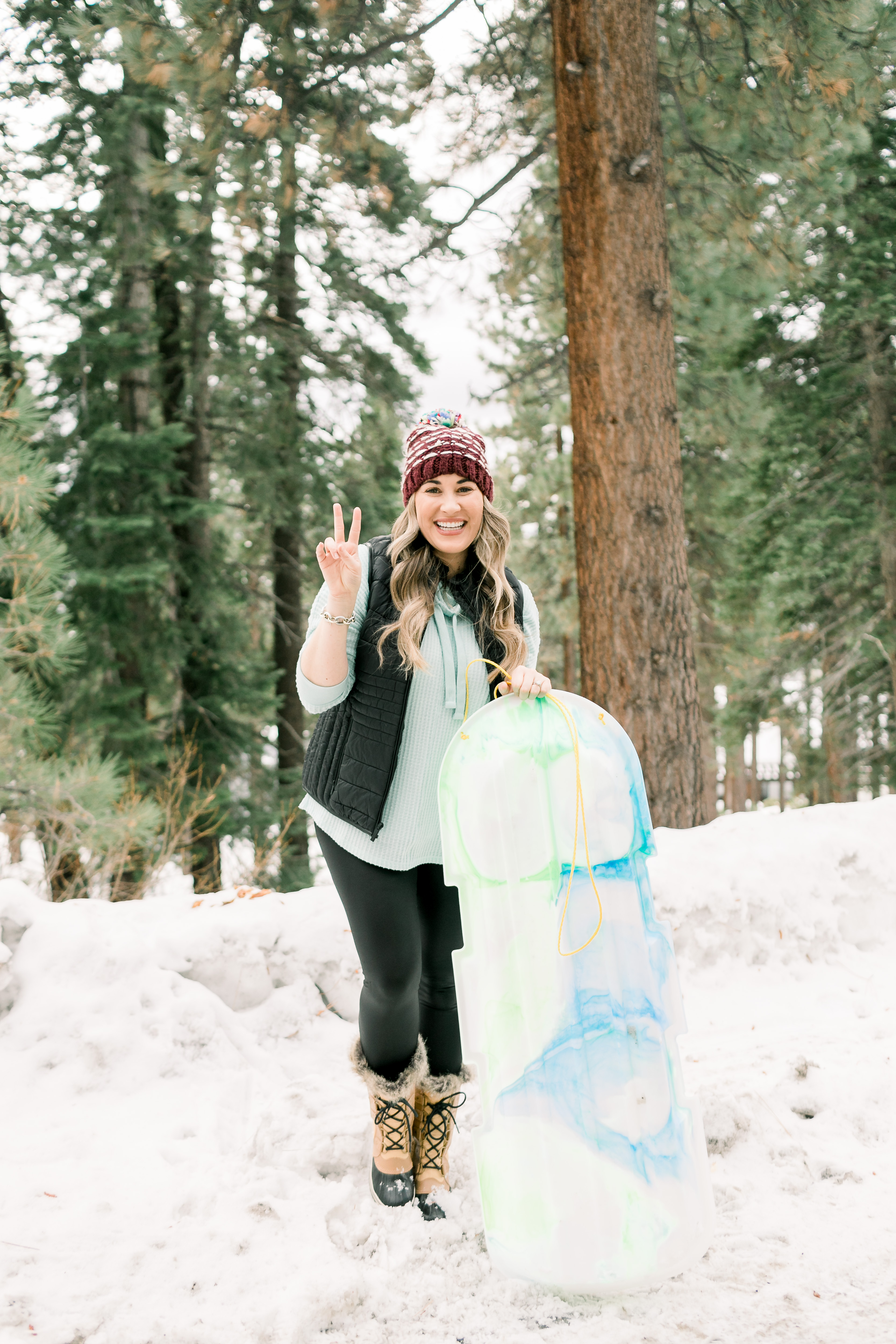 Travel Guide: the Best Things to Do in Lake Tahoe in the Winter featured by top US travel blog, Walking in Memphis in High Heels.