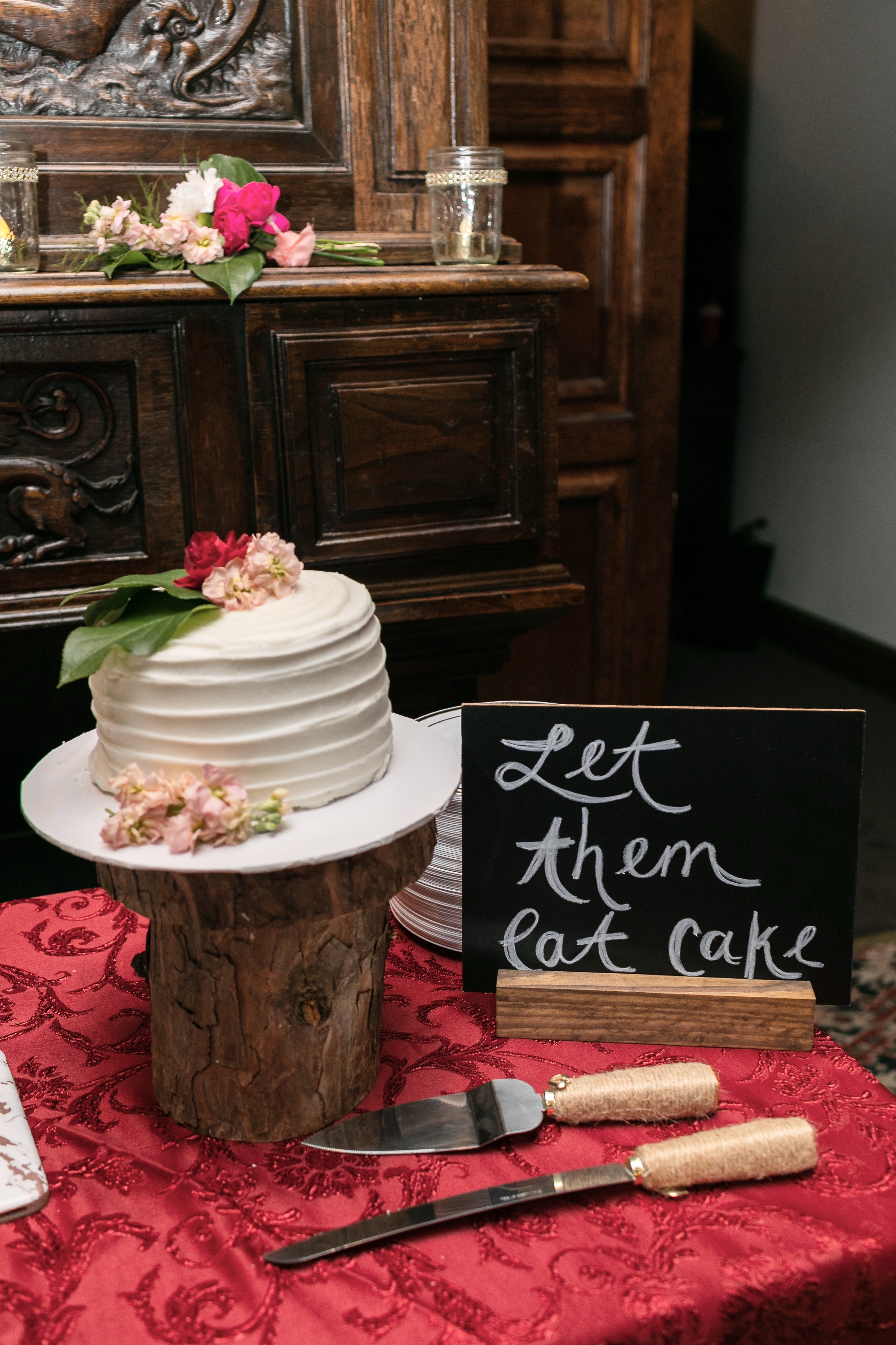 Rustic Wedding Reception in Branson MO featured by top Memphis lifestyle blog, Walking in Memphis in High Heels.