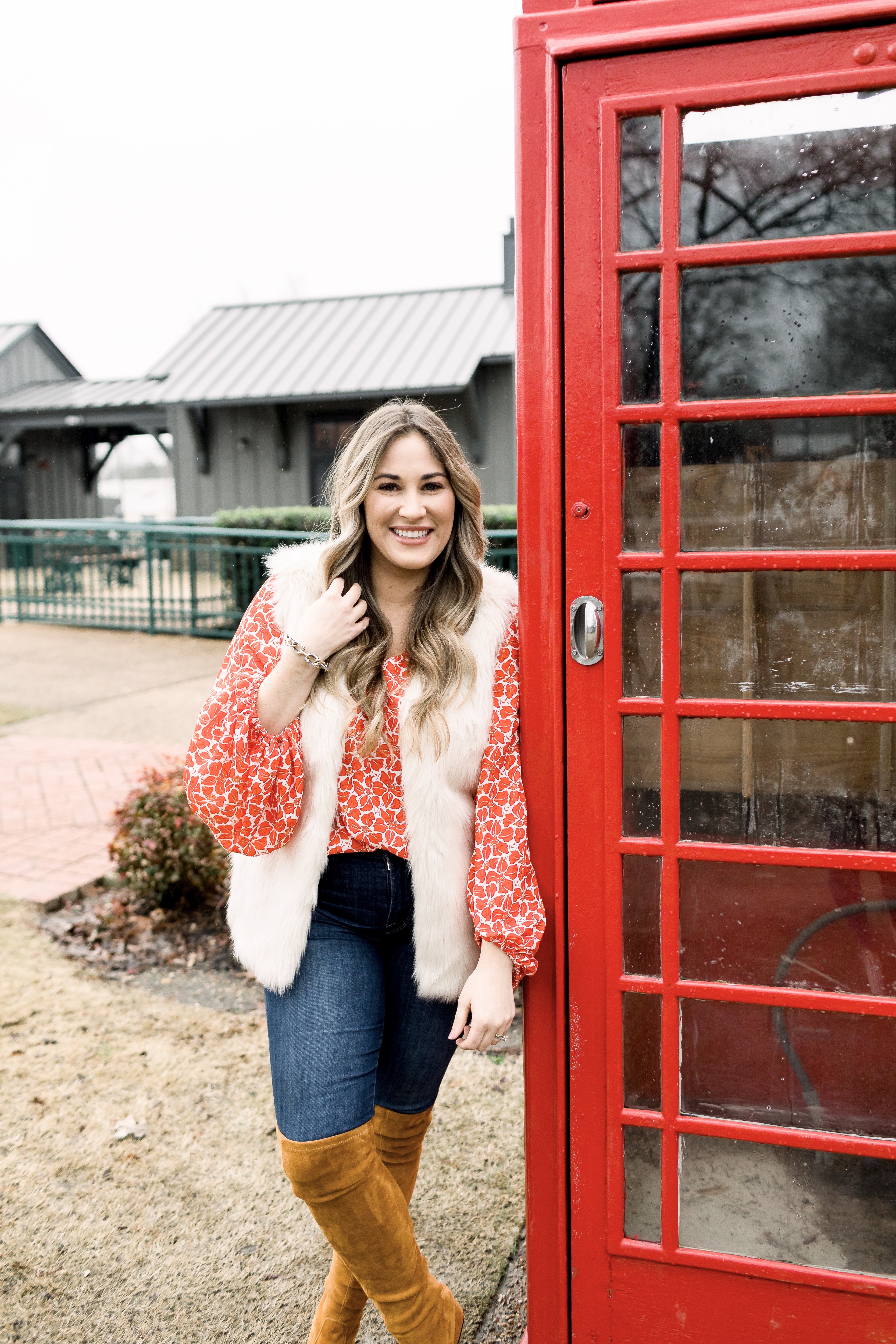 Floral blouse styled for Spring by top Memphis fashion blog, Walking in Memphis in High Heels: image of a woman wearing an Azokoe floral blouse from Amazon fashion.