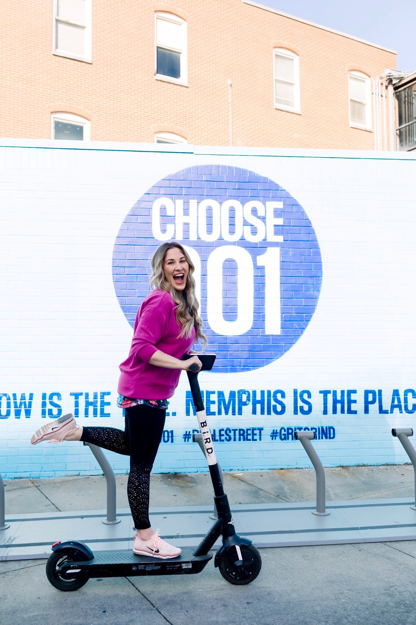 Top 10 Best Slimming Leggings featured by top Memphis fashion blog, Walking in Memphis in High Heels: image of a woman wearing CALIA by Carrie Underwood leggings.