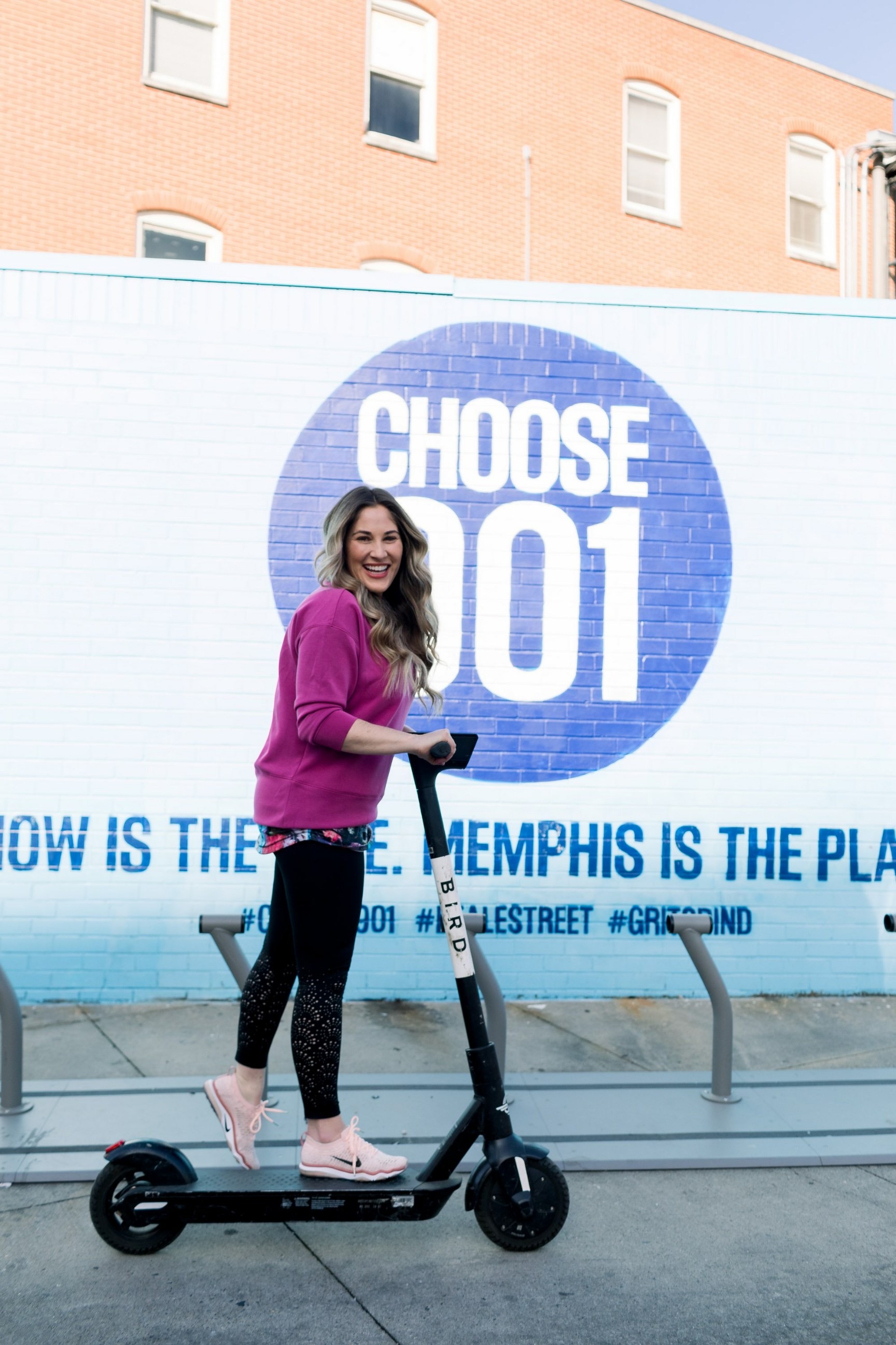 Top 10 Best Slimming Leggings featured by top Memphis fashion blog, Walking in Memphis in High Heels: image of a woman wearing CALIA by Carrie Underwood leggings.