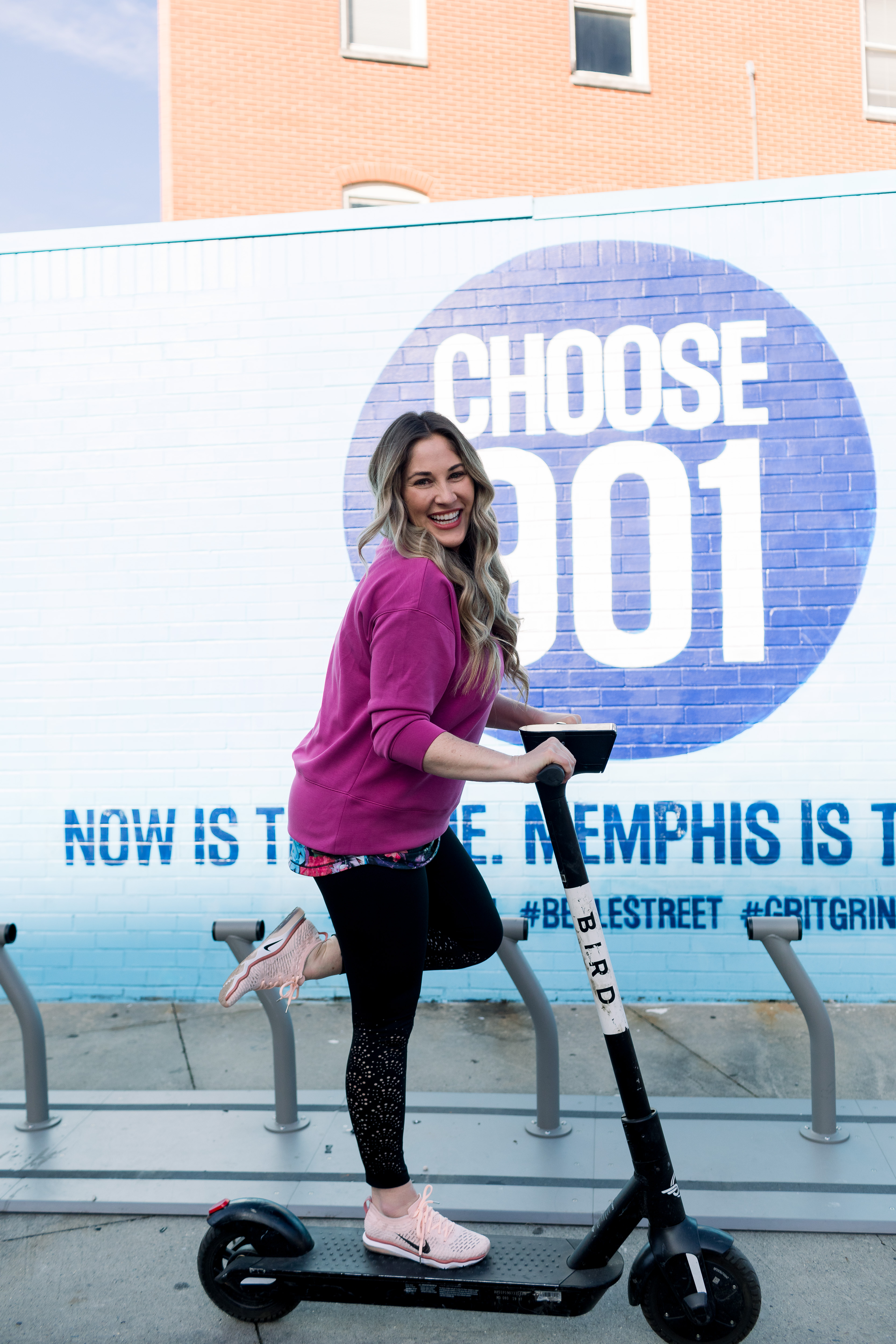 Top 10 Best Slimming Leggings featured by top Memphis fashion blog, Walking in Memphis in High Heels: image of a woman wearing CALIA by Carrie Underwood leggings.