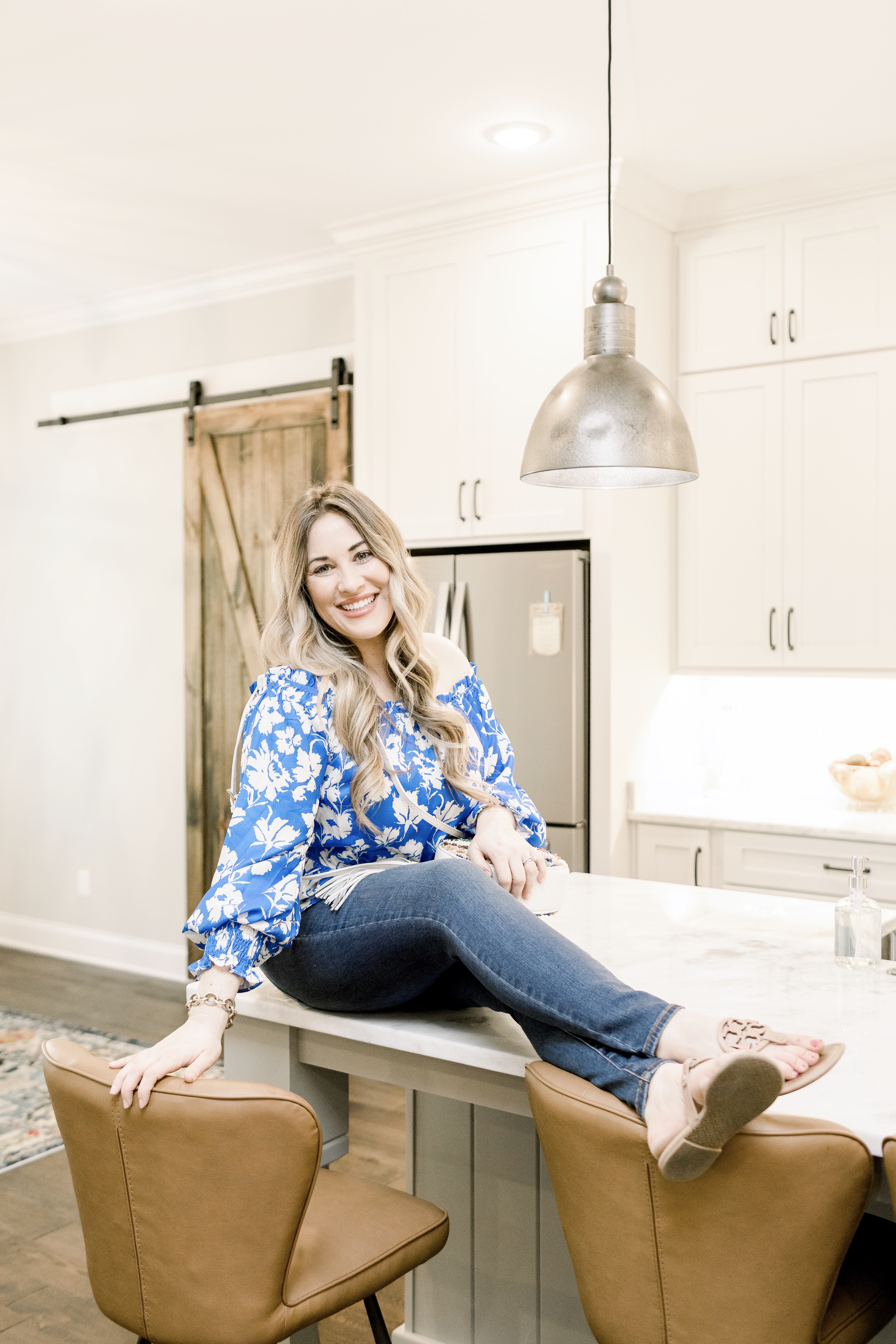 Spring denim styled by top Memphis fashion blog, Walking in Memphis in High Heels: image of a woman wearing LOFT curvy high waist jeans.