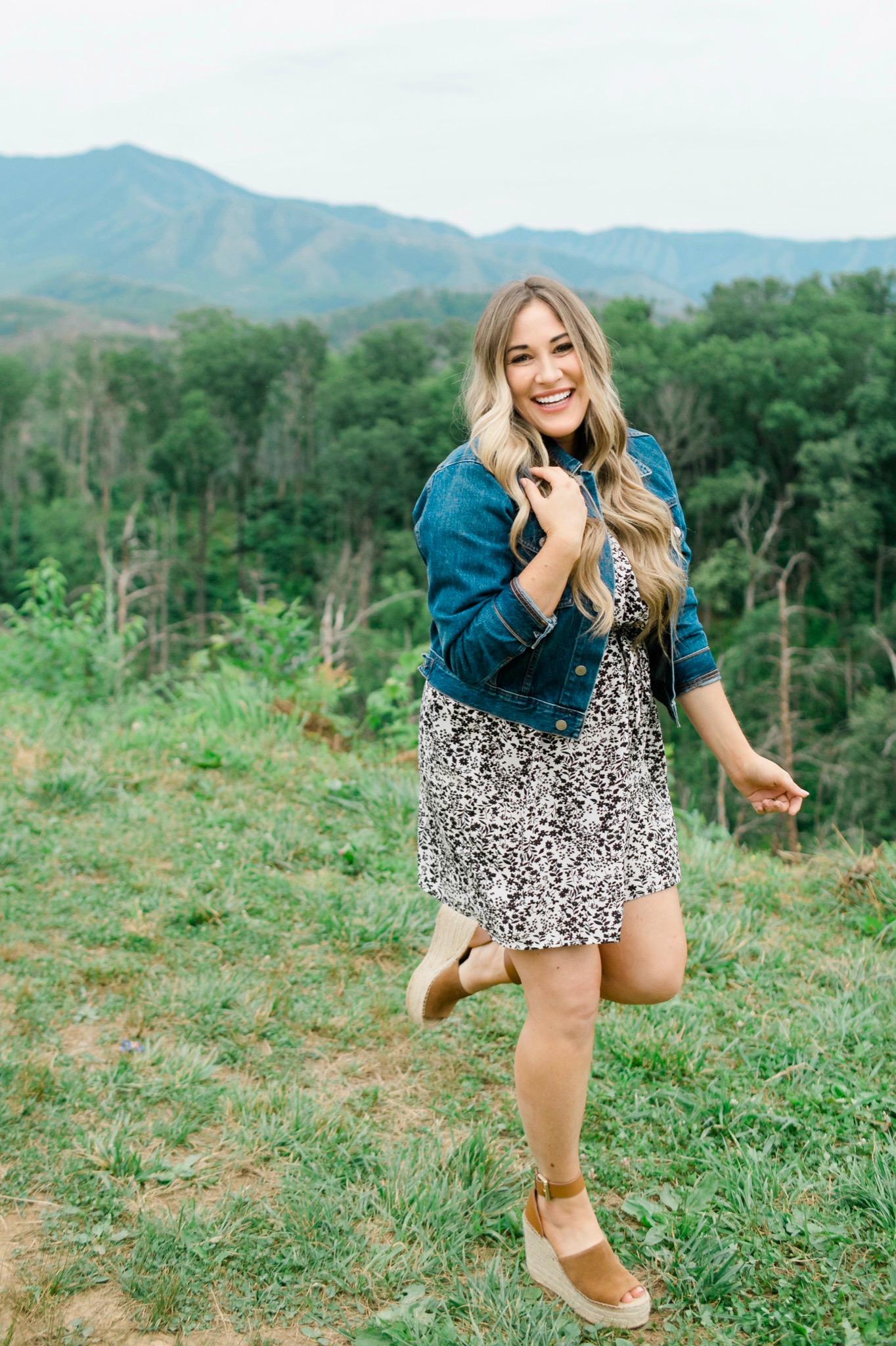 Cute Amazon Dresses featured by top Memphis fashion blogger, Walking in Memphis in High Heels.