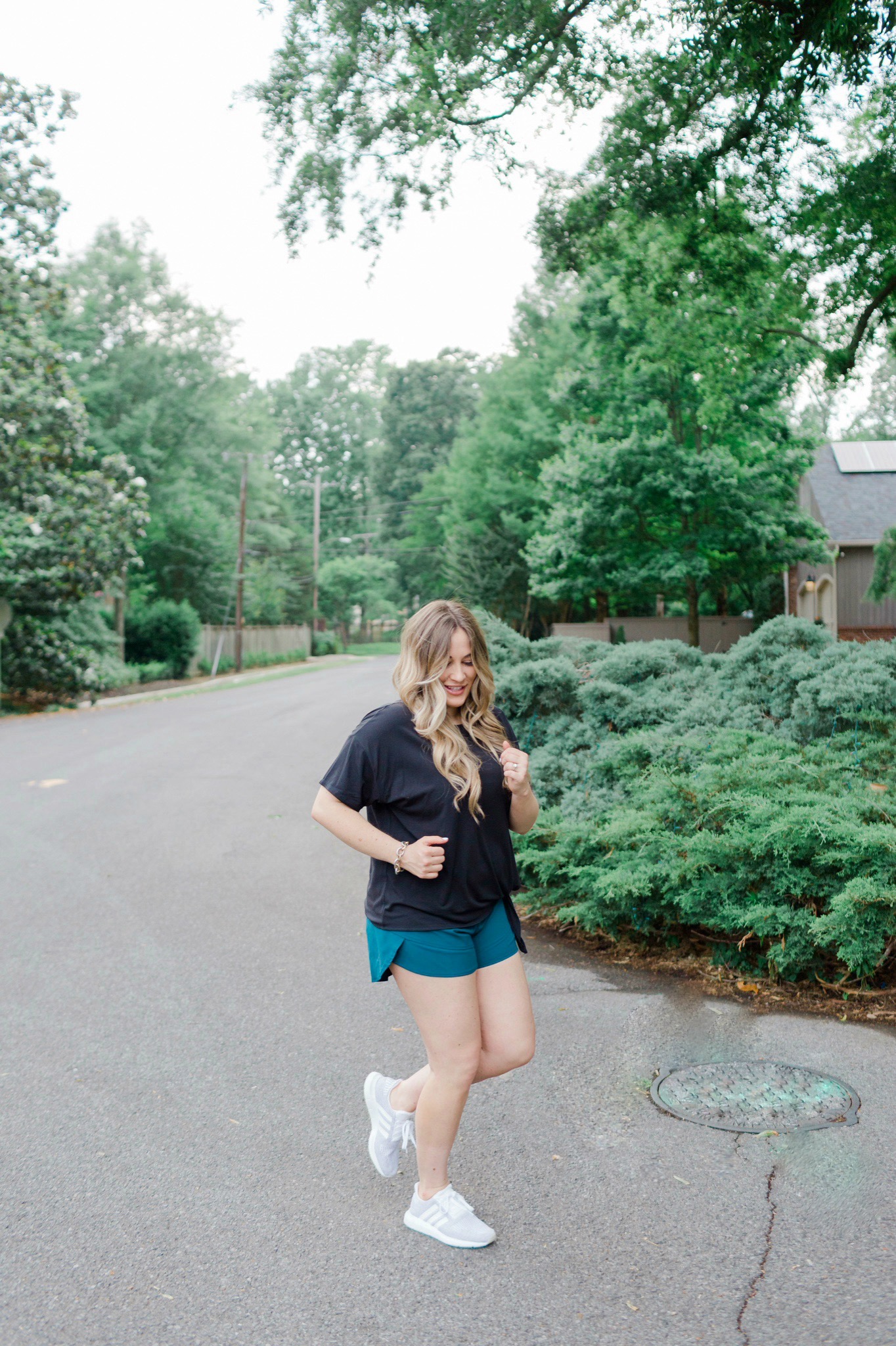 The Best Maternity Workout Clothes for the Second Trimester featured by top Memphis fitness blogger and expecting mom, Walking in Memphis in High Heels.