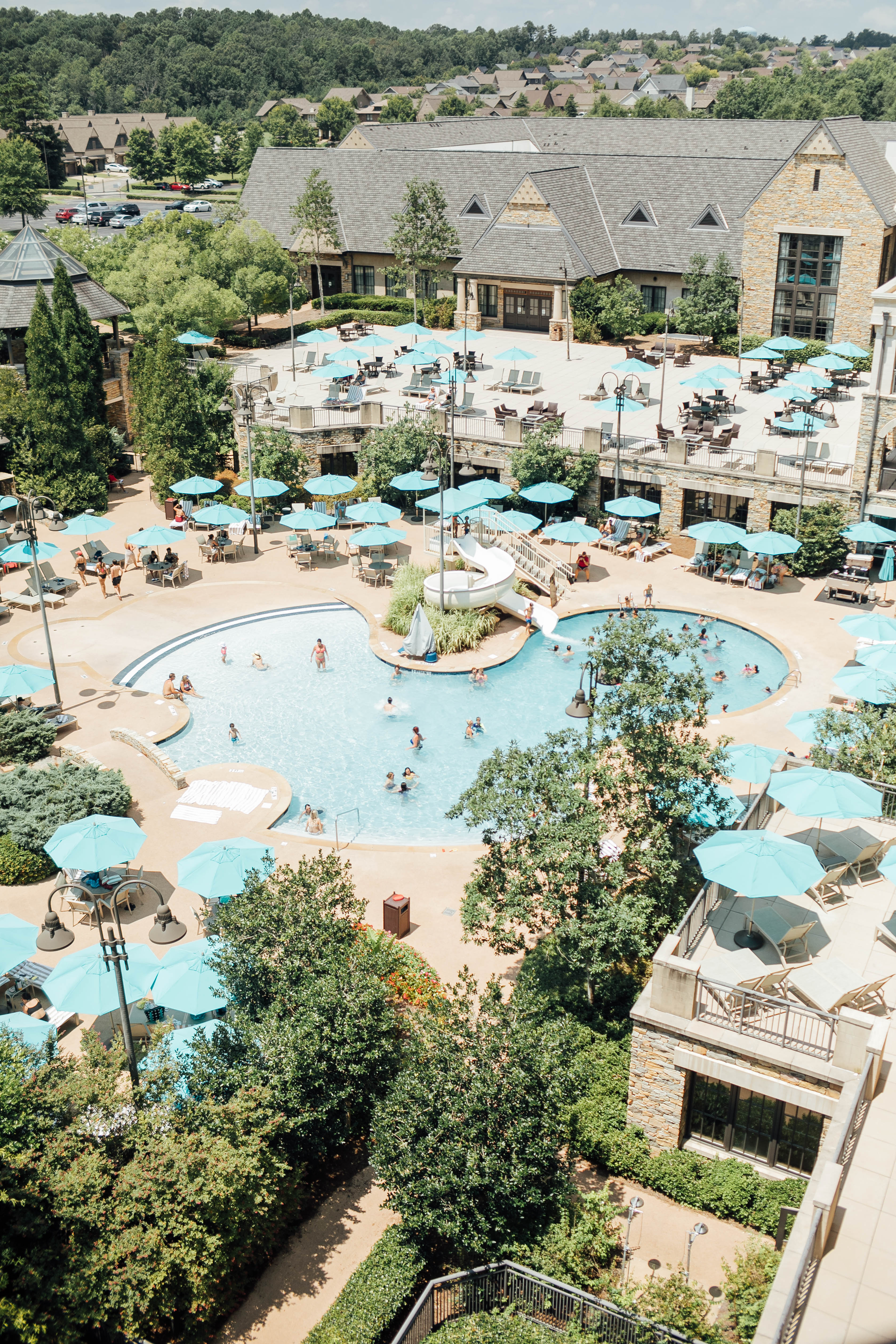 family-friendly resort in Alabama, places to stay in Alabama, Renaissance Bridge Hotel pool, resort pool