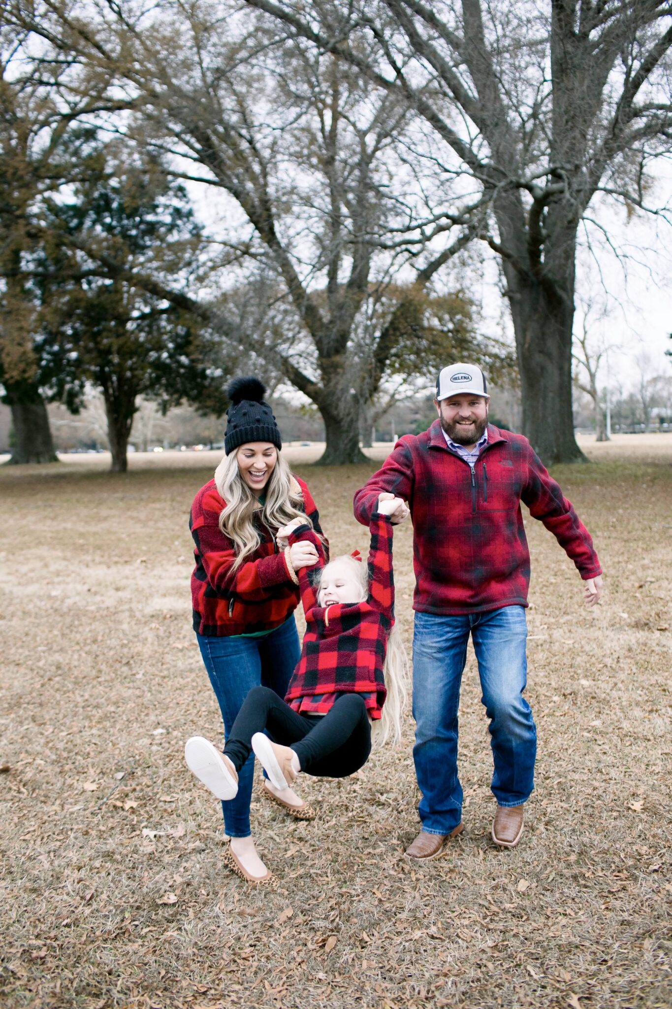 The 4 Best Places to Take Photos in Memphis during the Holidays featured by top Memphis blogger, Walking in Memphis in High Heels.