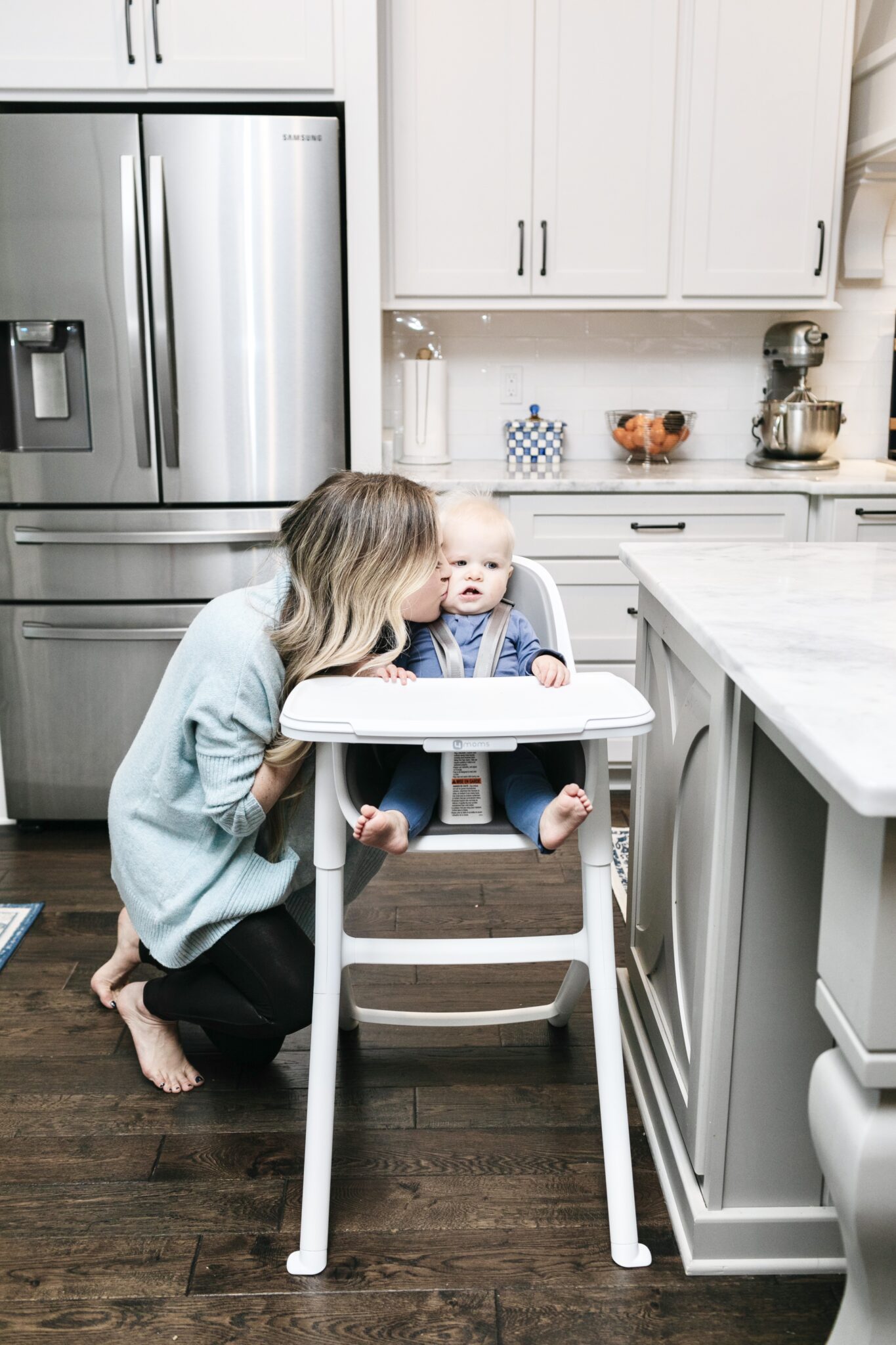 4moms Connect High Chair reviewed by top US mommy blogger, Walking in Memphis in High Heels.